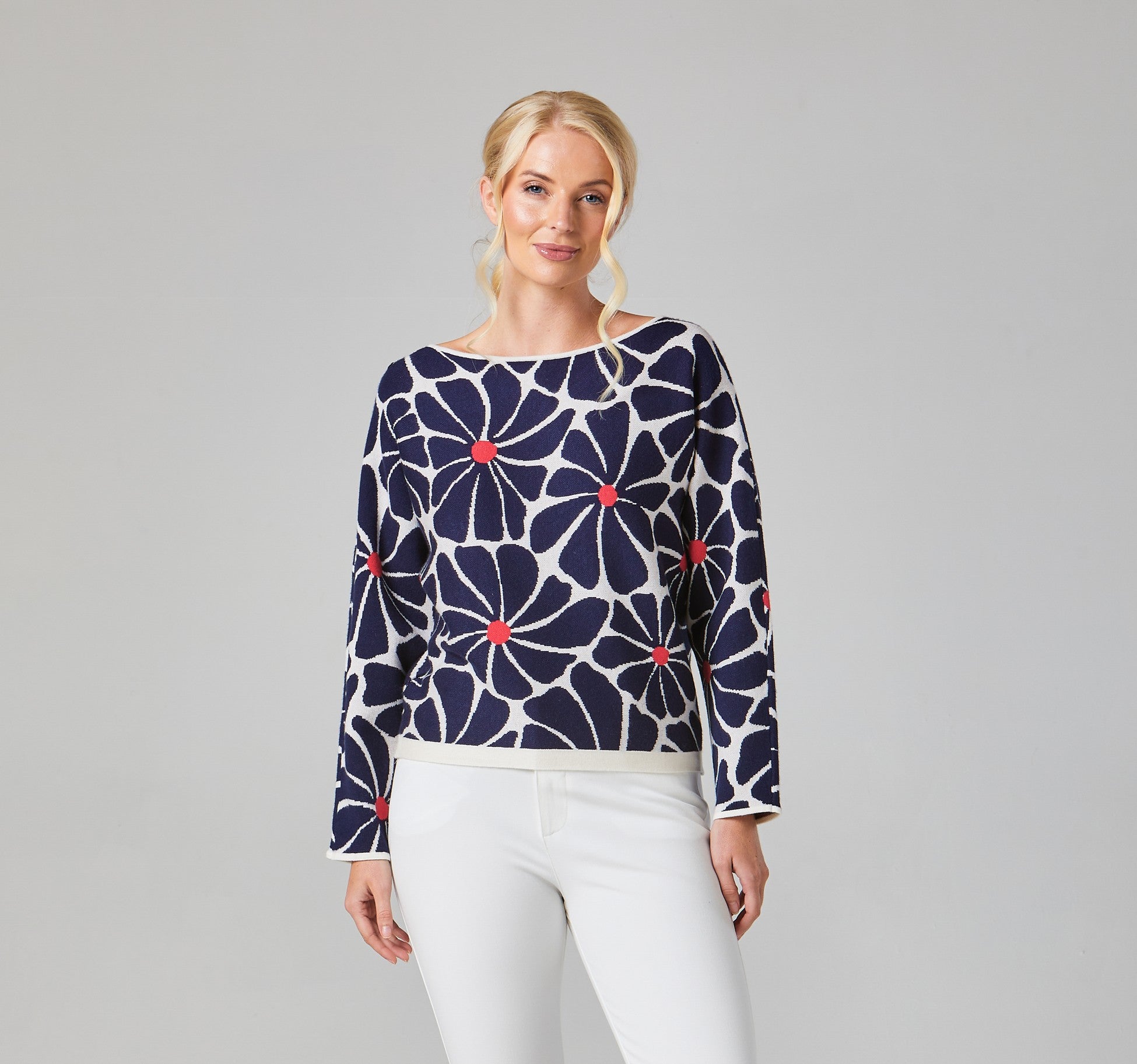 Daisy Wild Oat/Rich Navy Pullover - S190