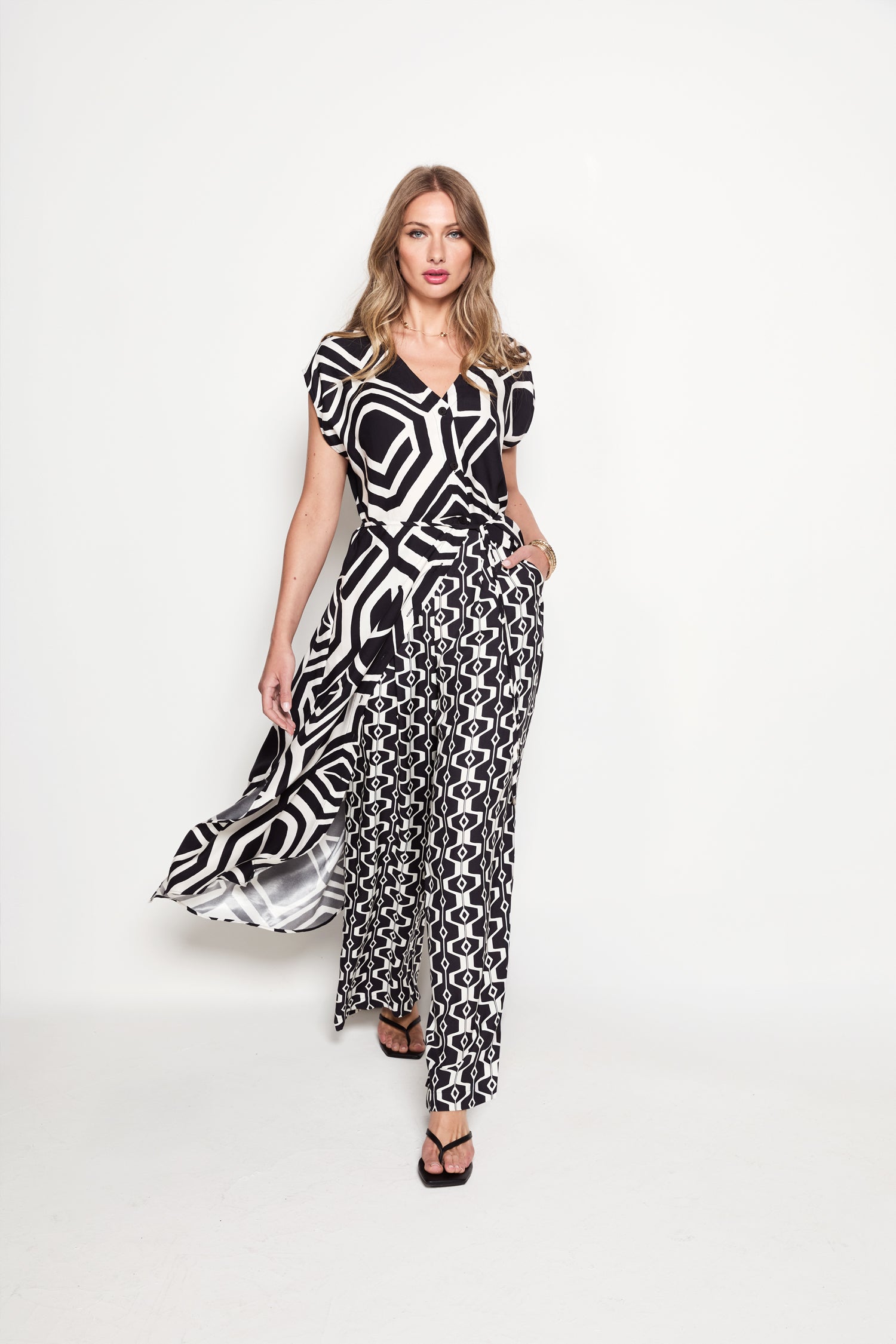 Black & White Geometric Pants - 71336