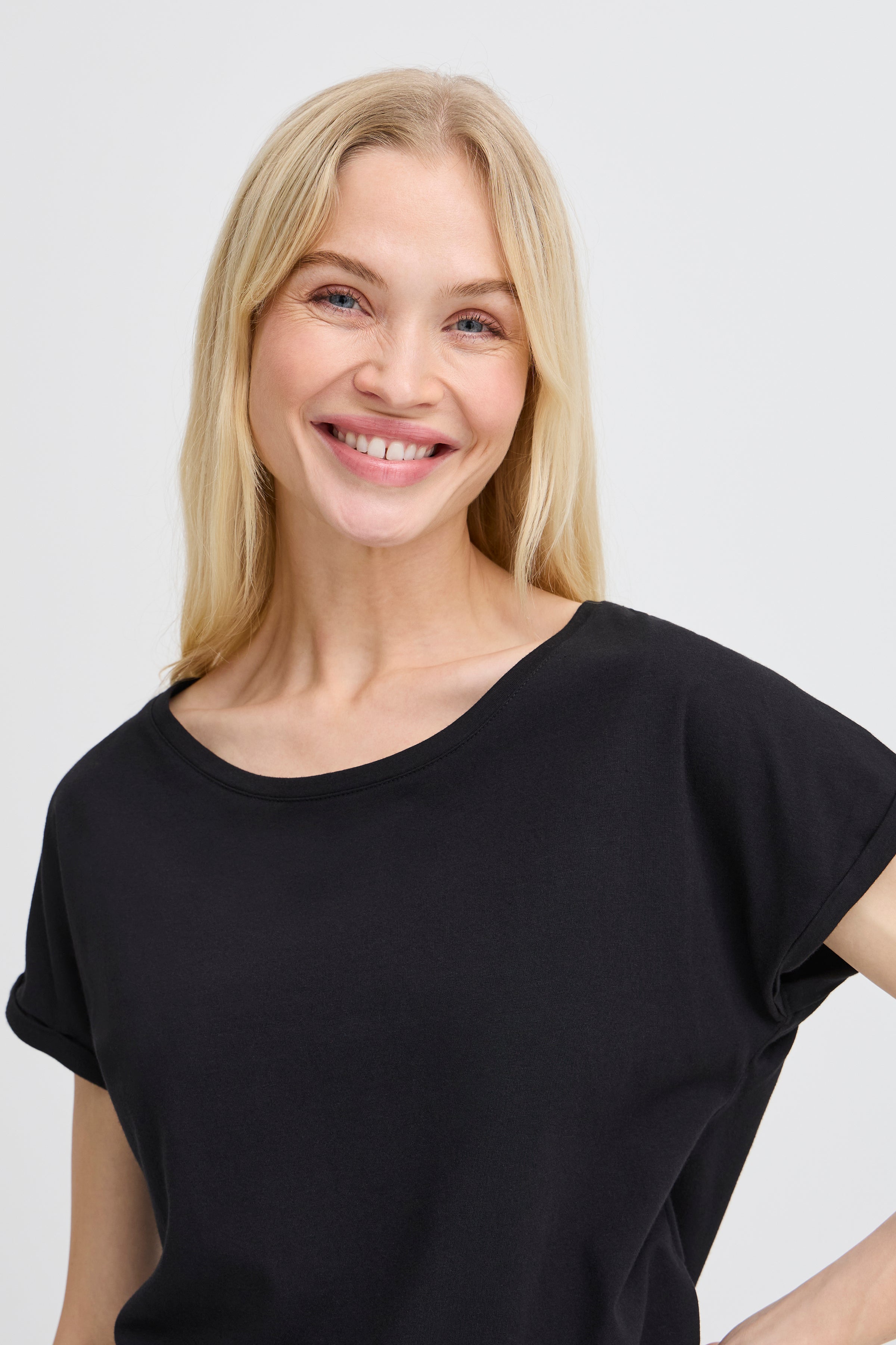 Pamila Black T-Shirt - 20804205