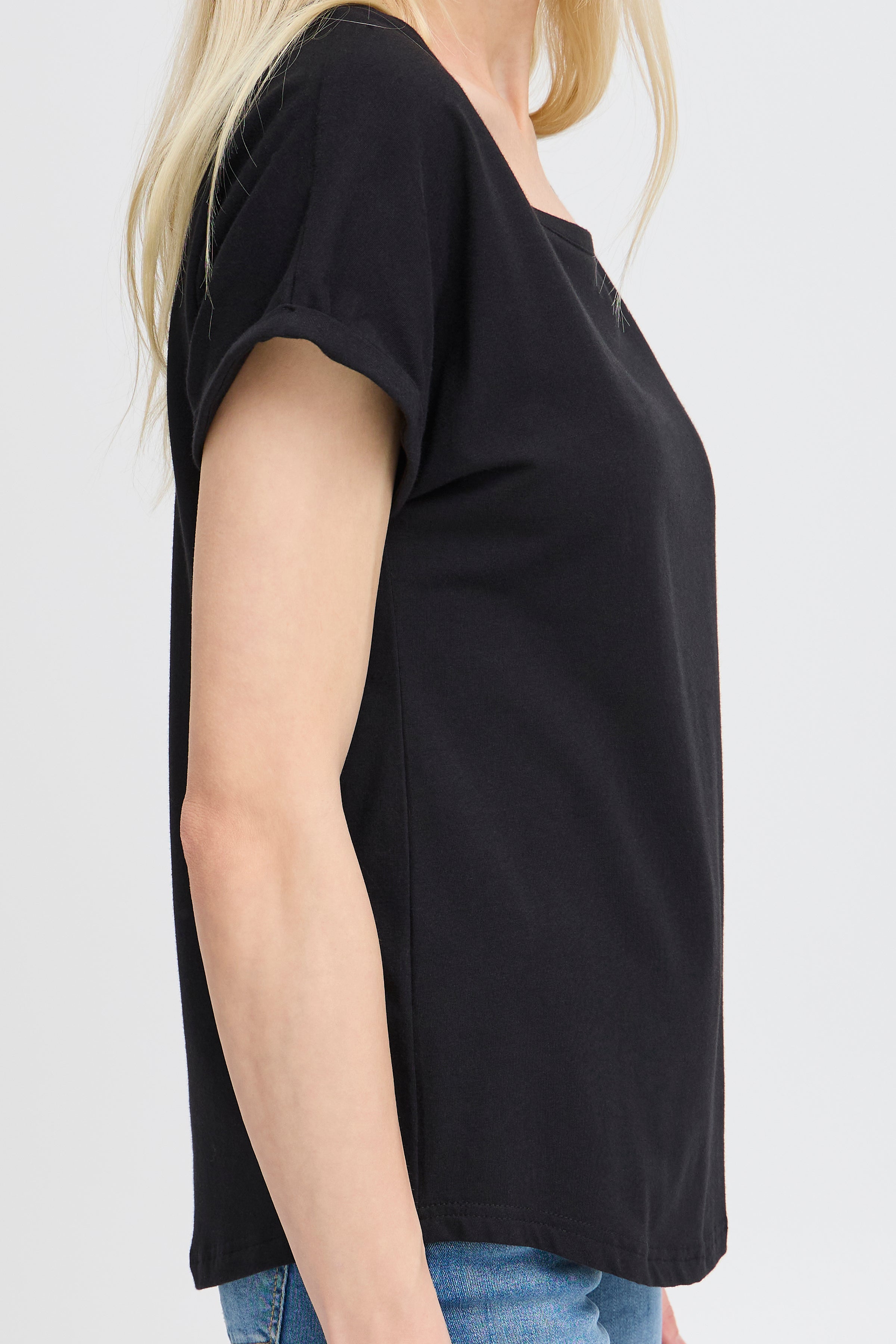 Pamila Black T-Shirt - 20804205