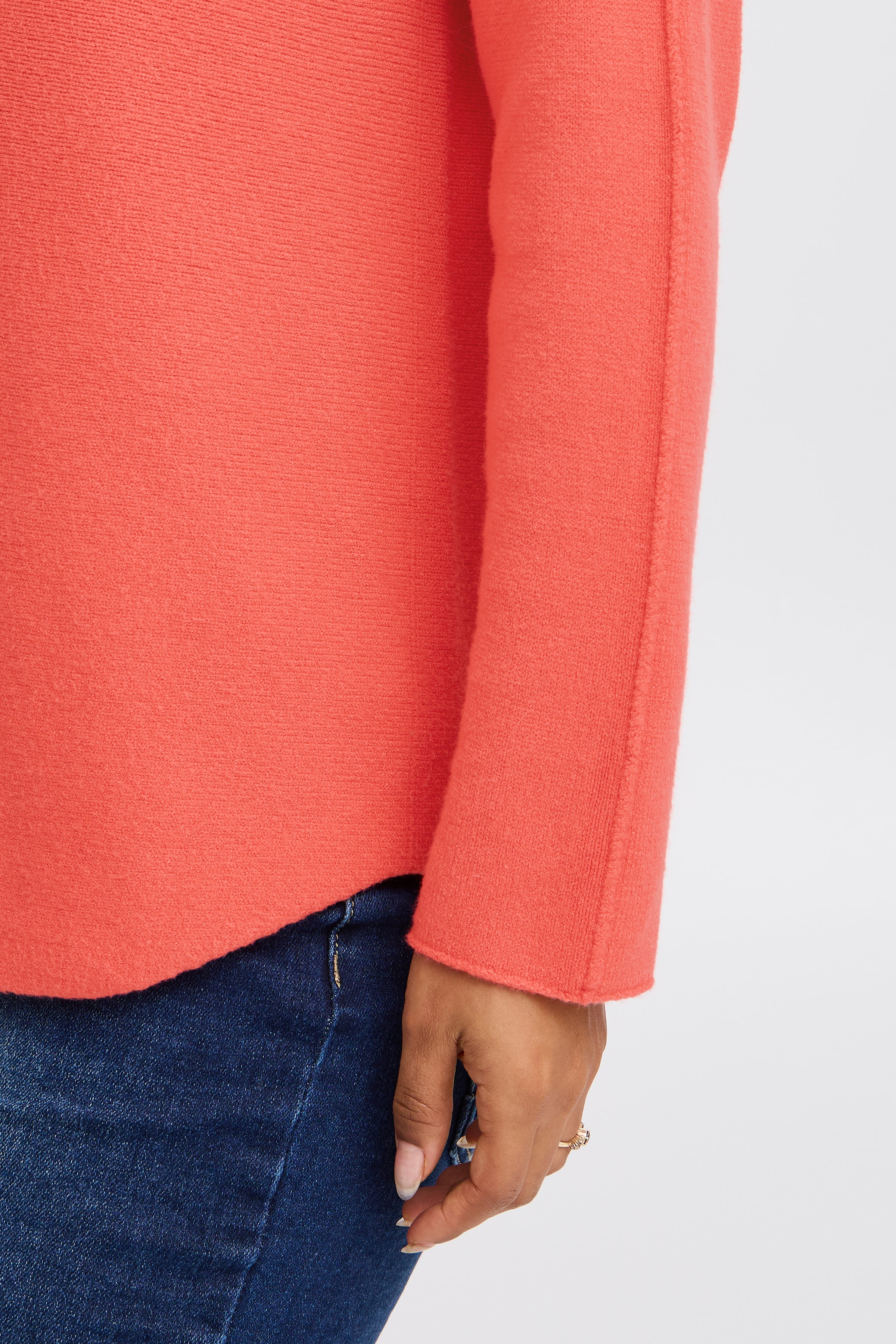 Innova Hibiscus Pullover - 22100452