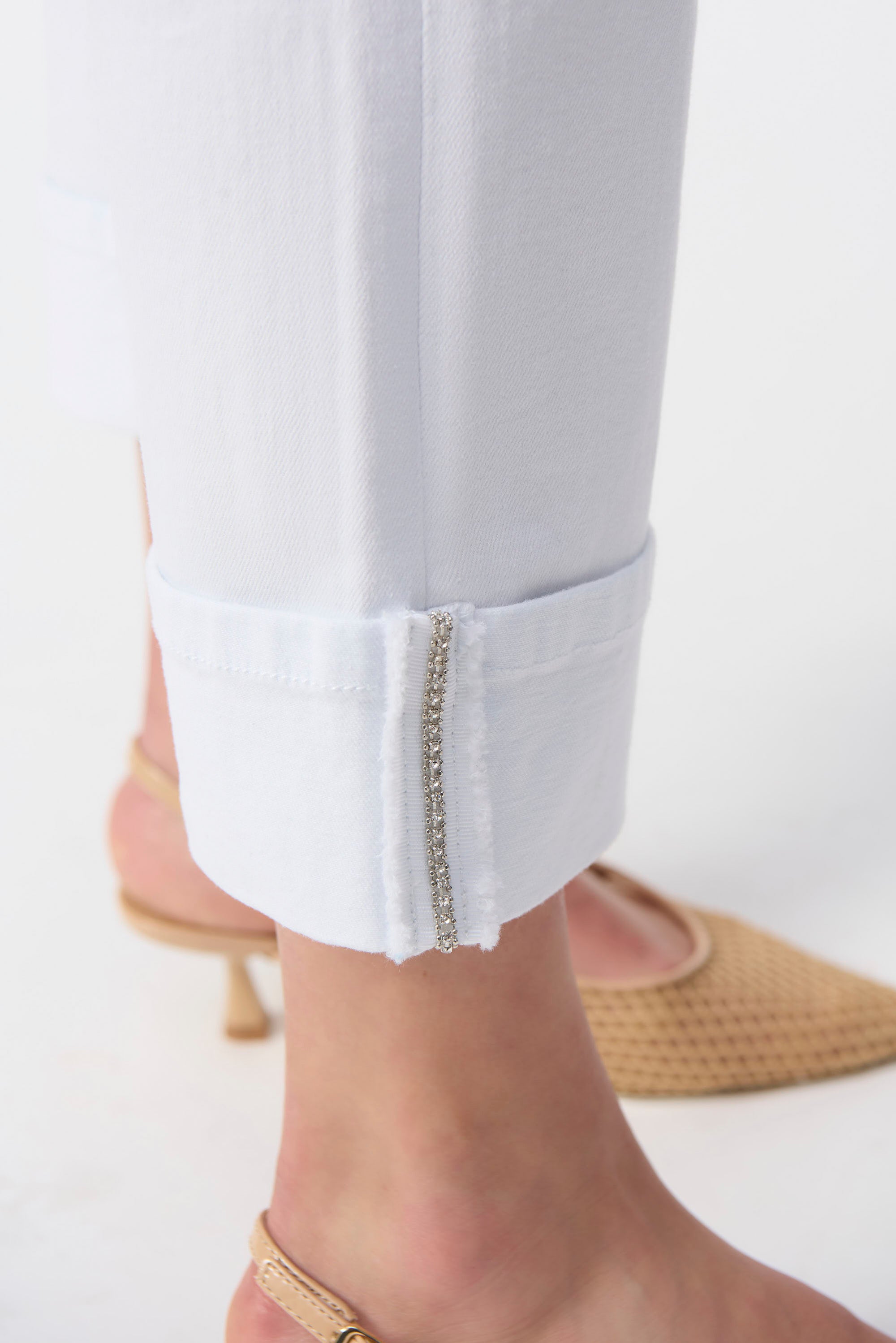 White Slim Fit Crop Jeans - 251960