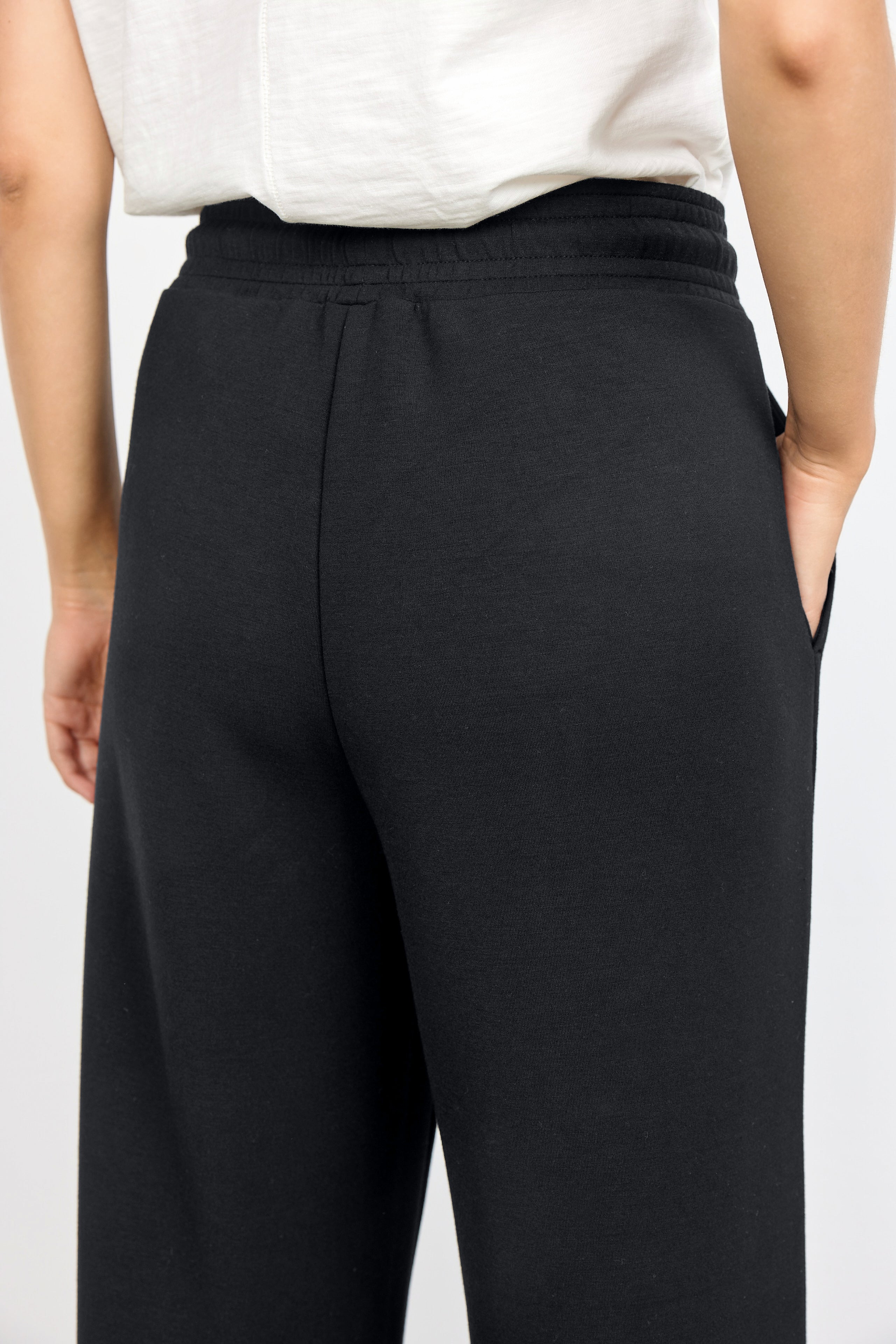 Banu 33 Black Pants - 25328