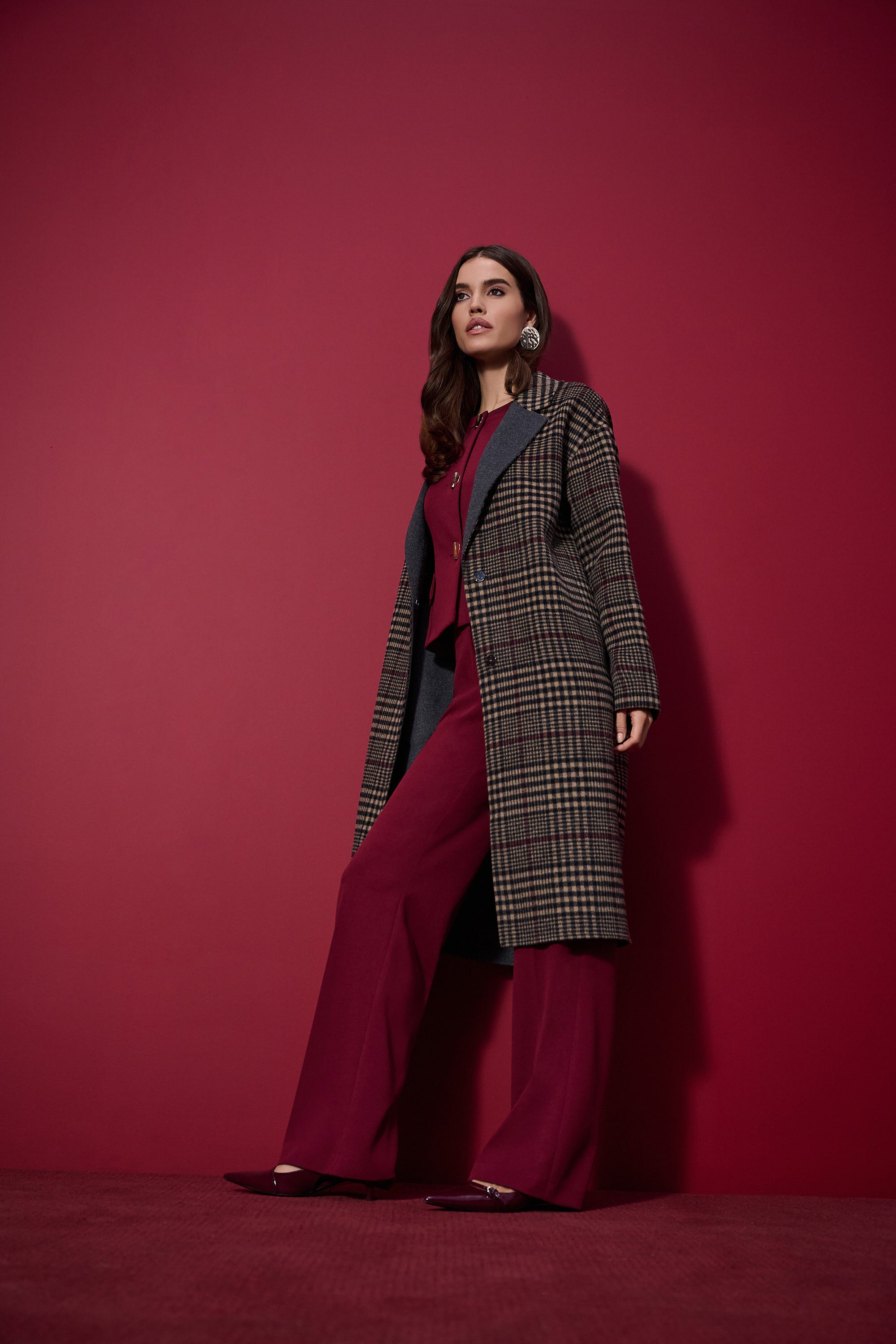 Grey & Beige Plaid Coat - 253946