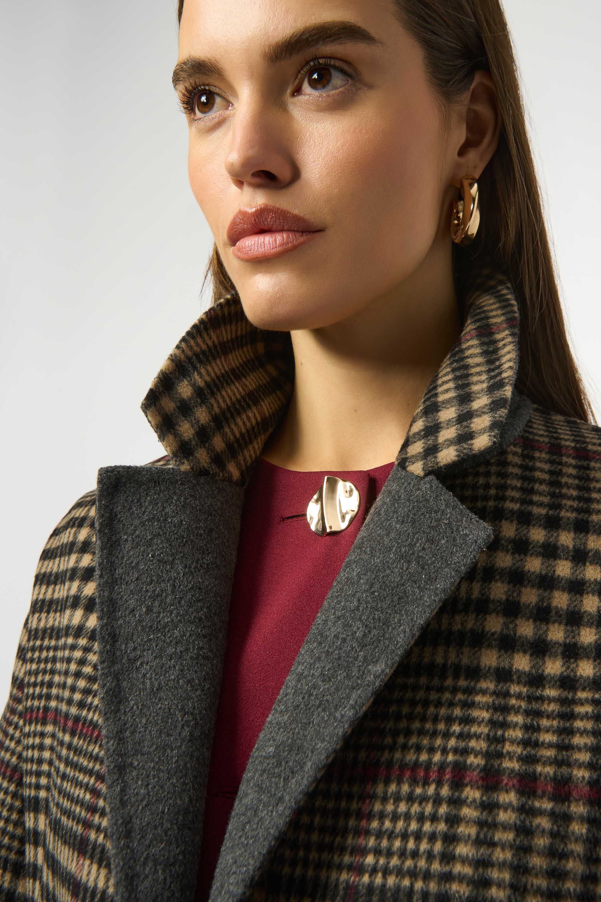 Grey & Beige Plaid Coat - 253946