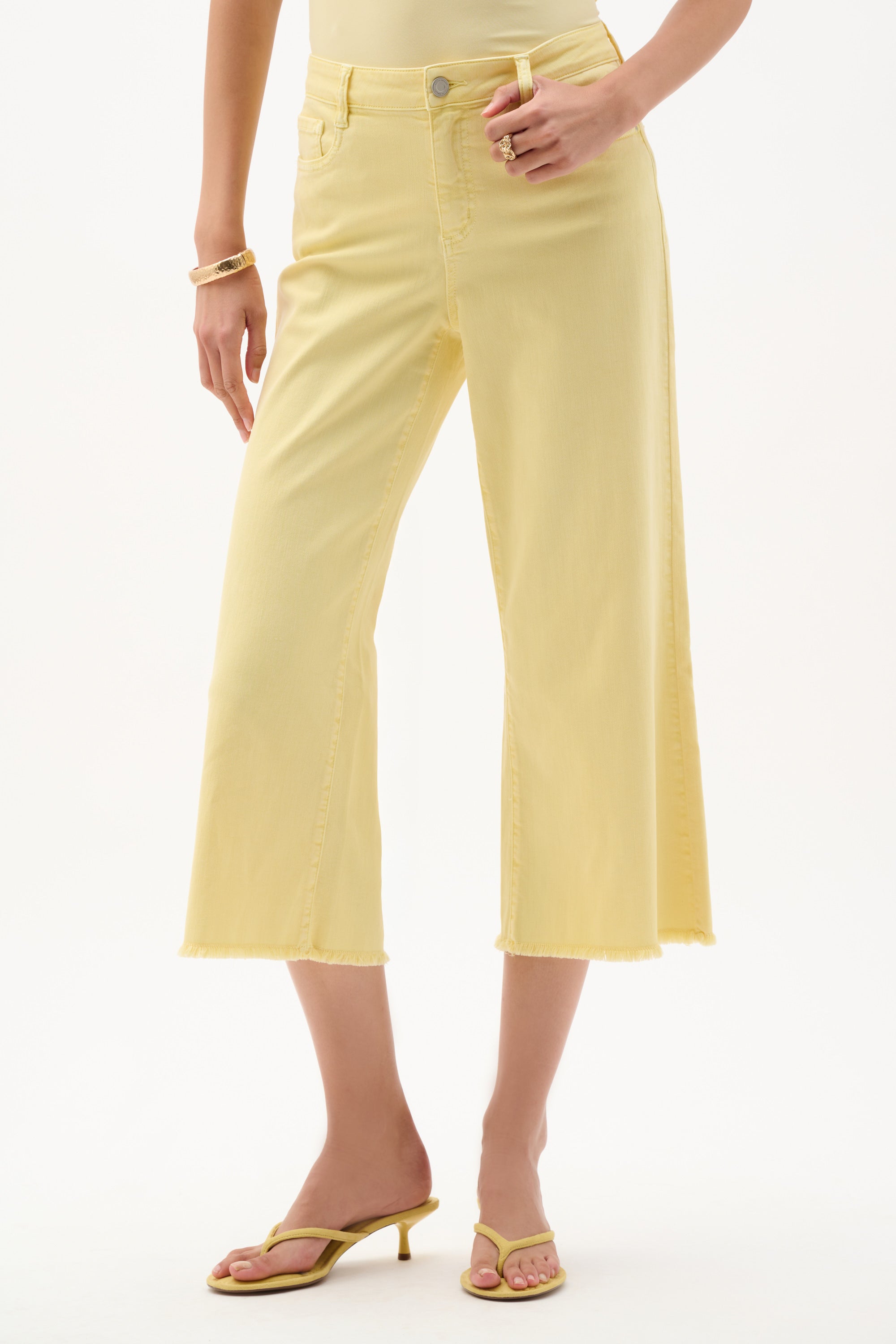 Mellow Yellow Cropped Jeans - 262918