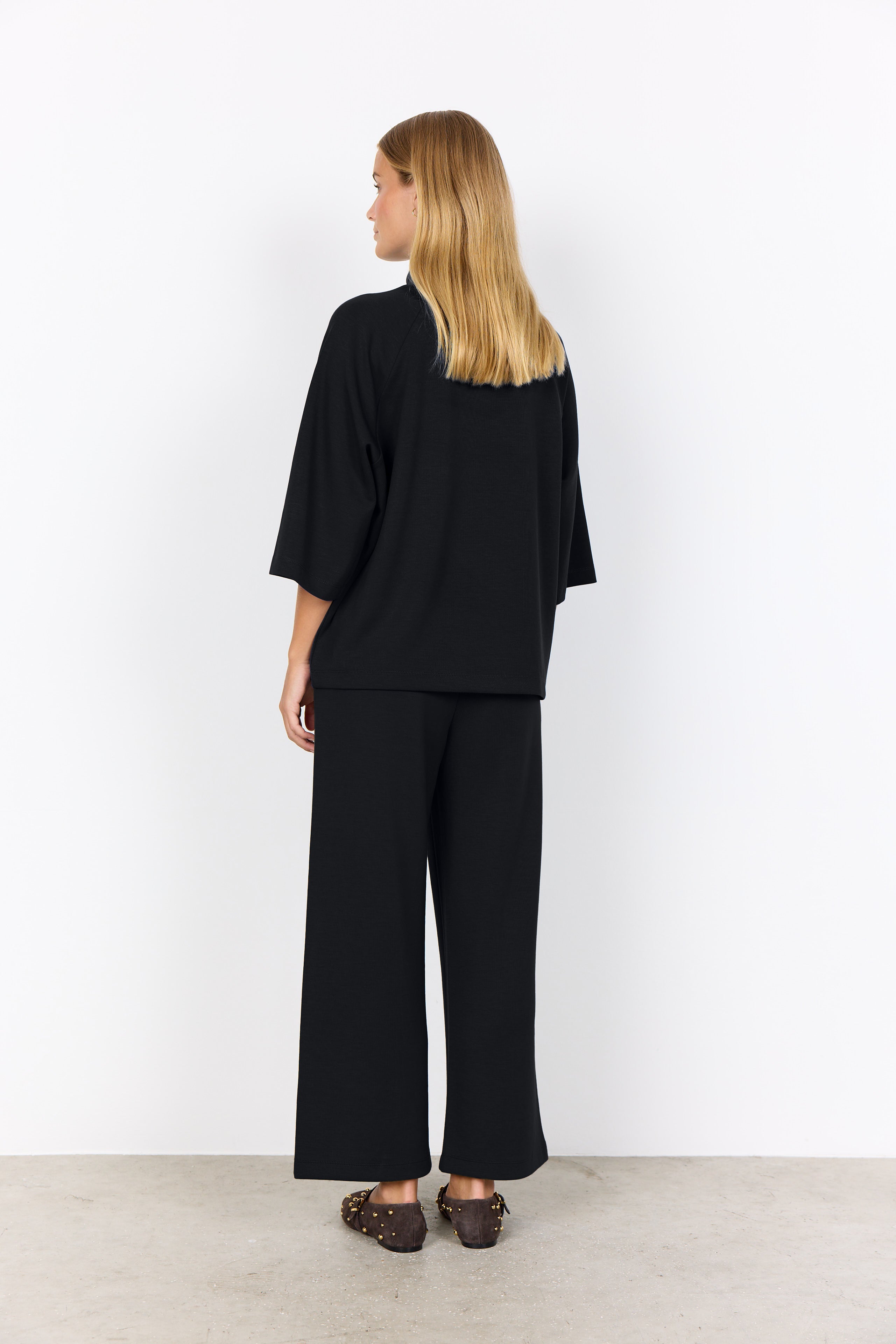 Banu 261 Black Top - 27271