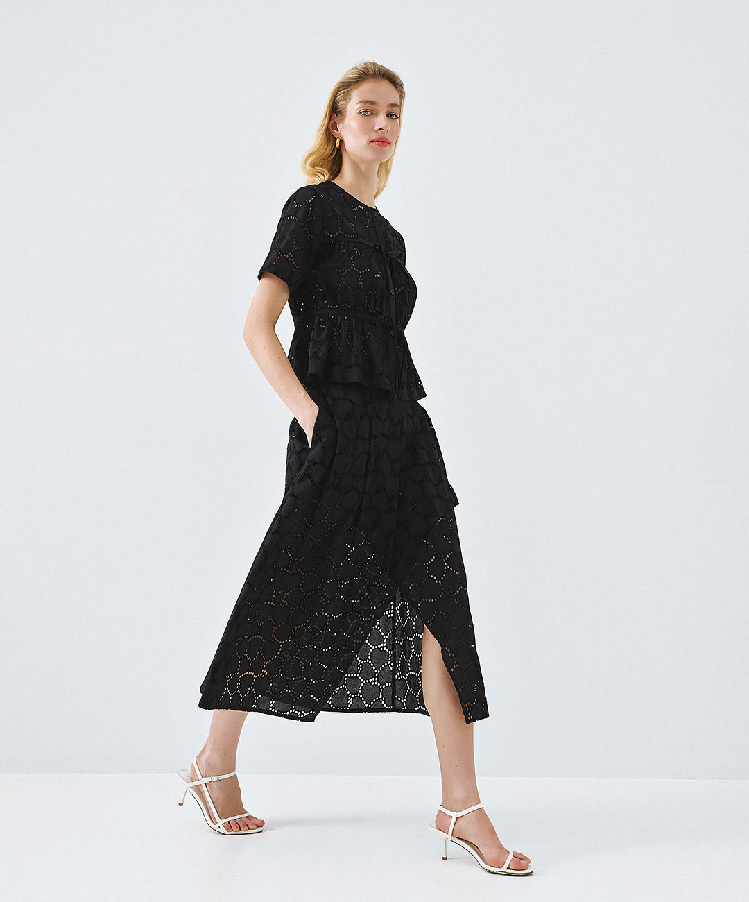 Black Broidery Skirt - 63-6026