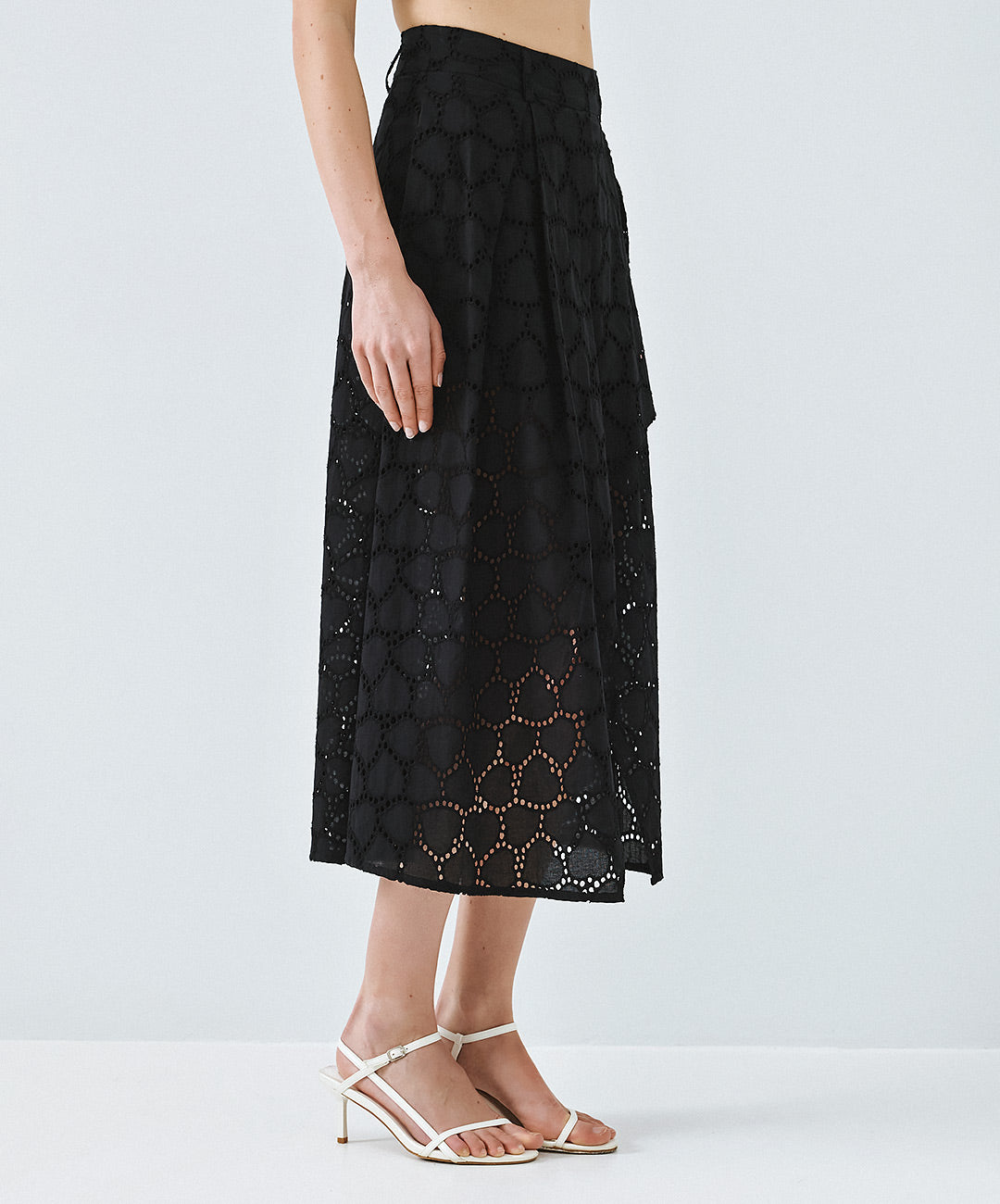 Black Broidery Skirt - 63-6026