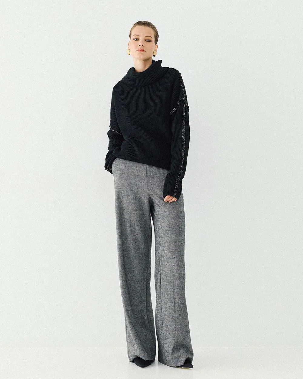 Black Embellished Pullover - 64-8000