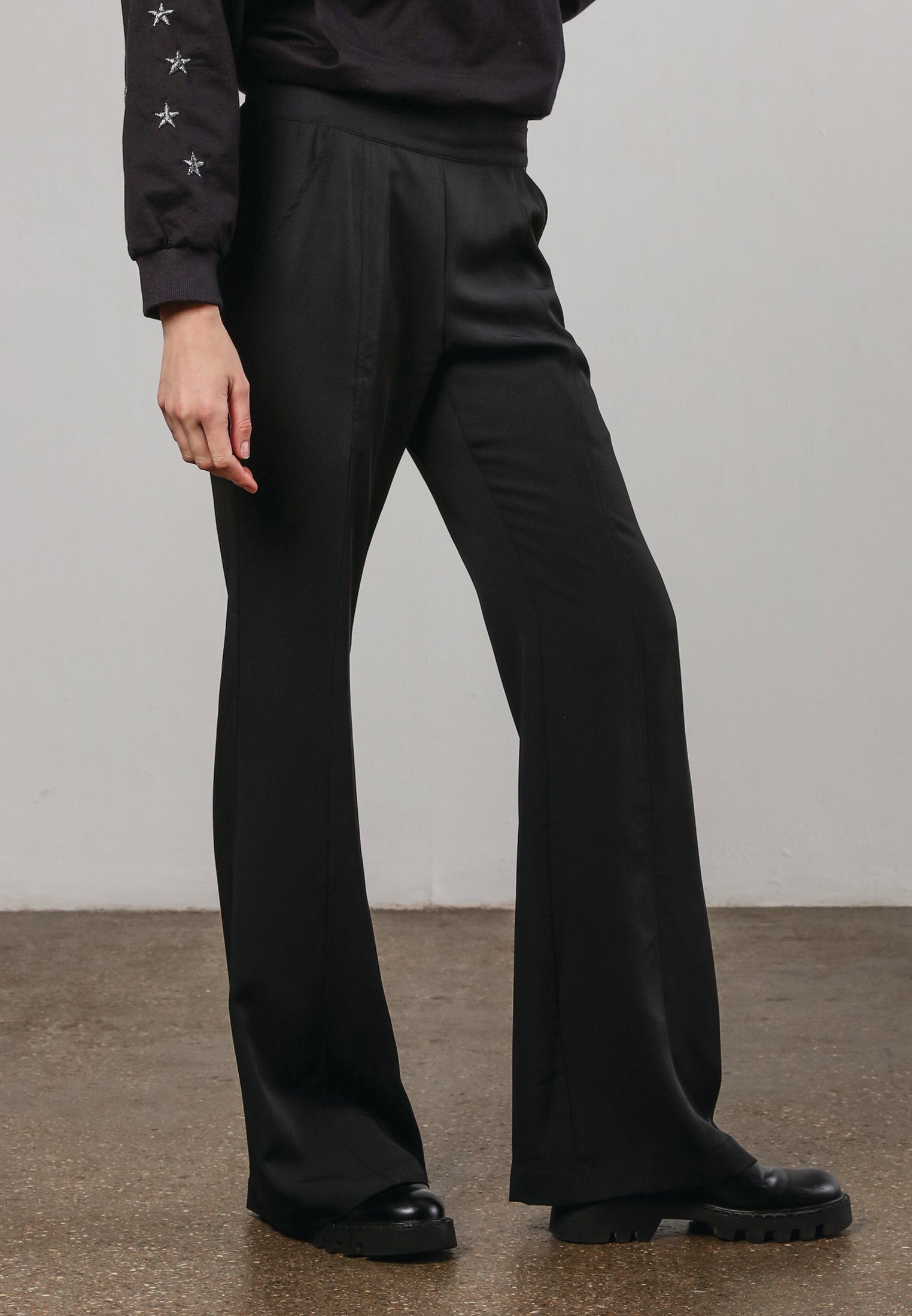 Flux Flare Trousers - Black