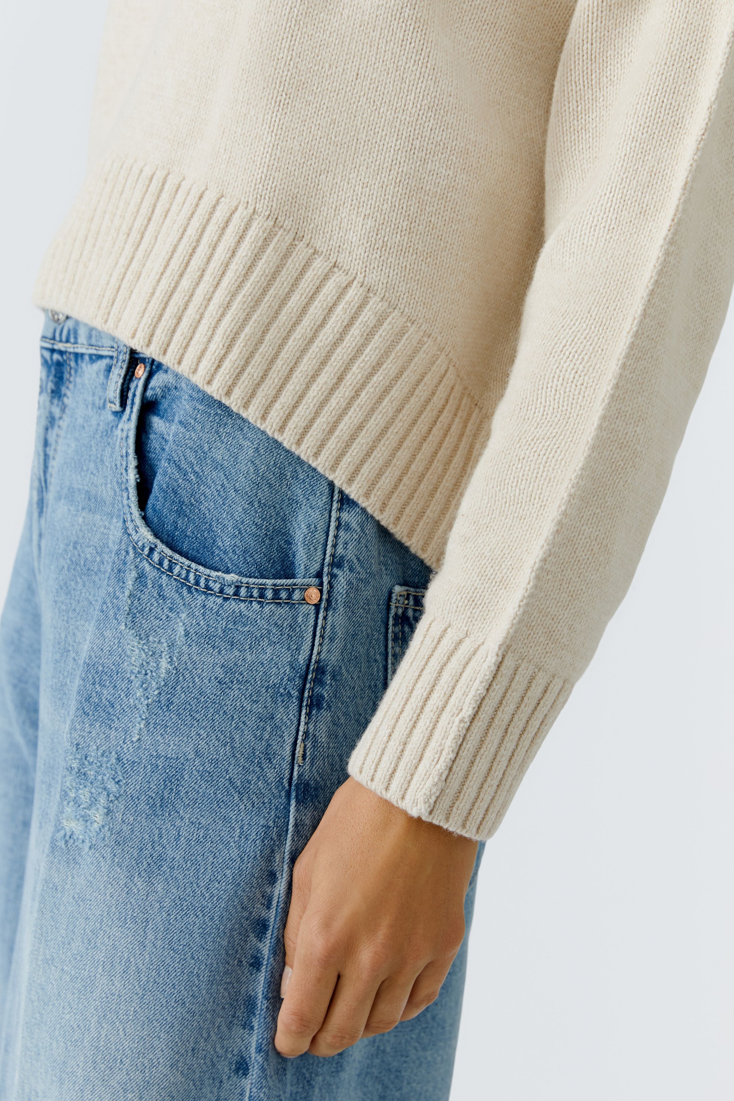 Off White Funnel Neck Jumper - 86084