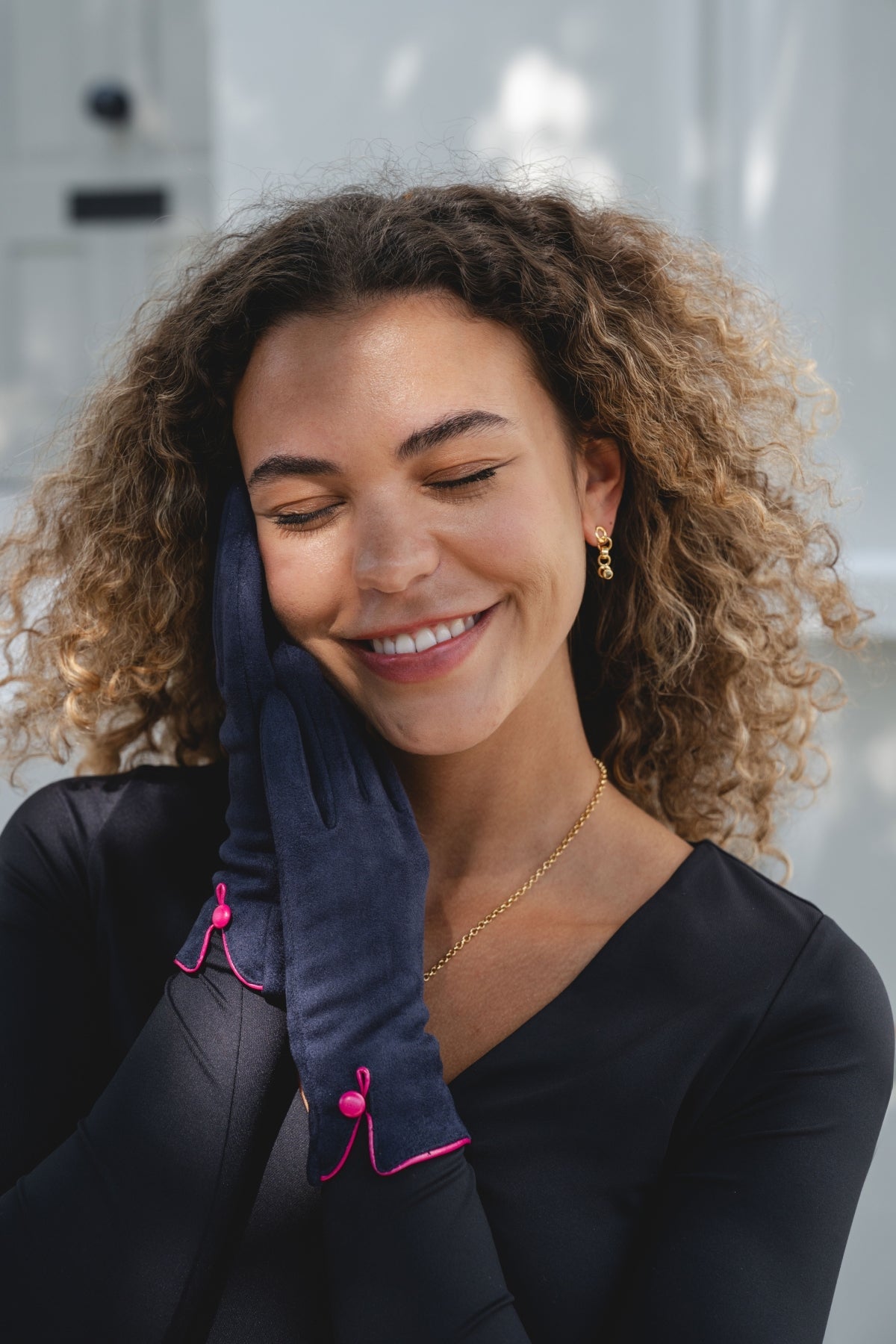 Fuchsia Trim Navy Gloves - GL1