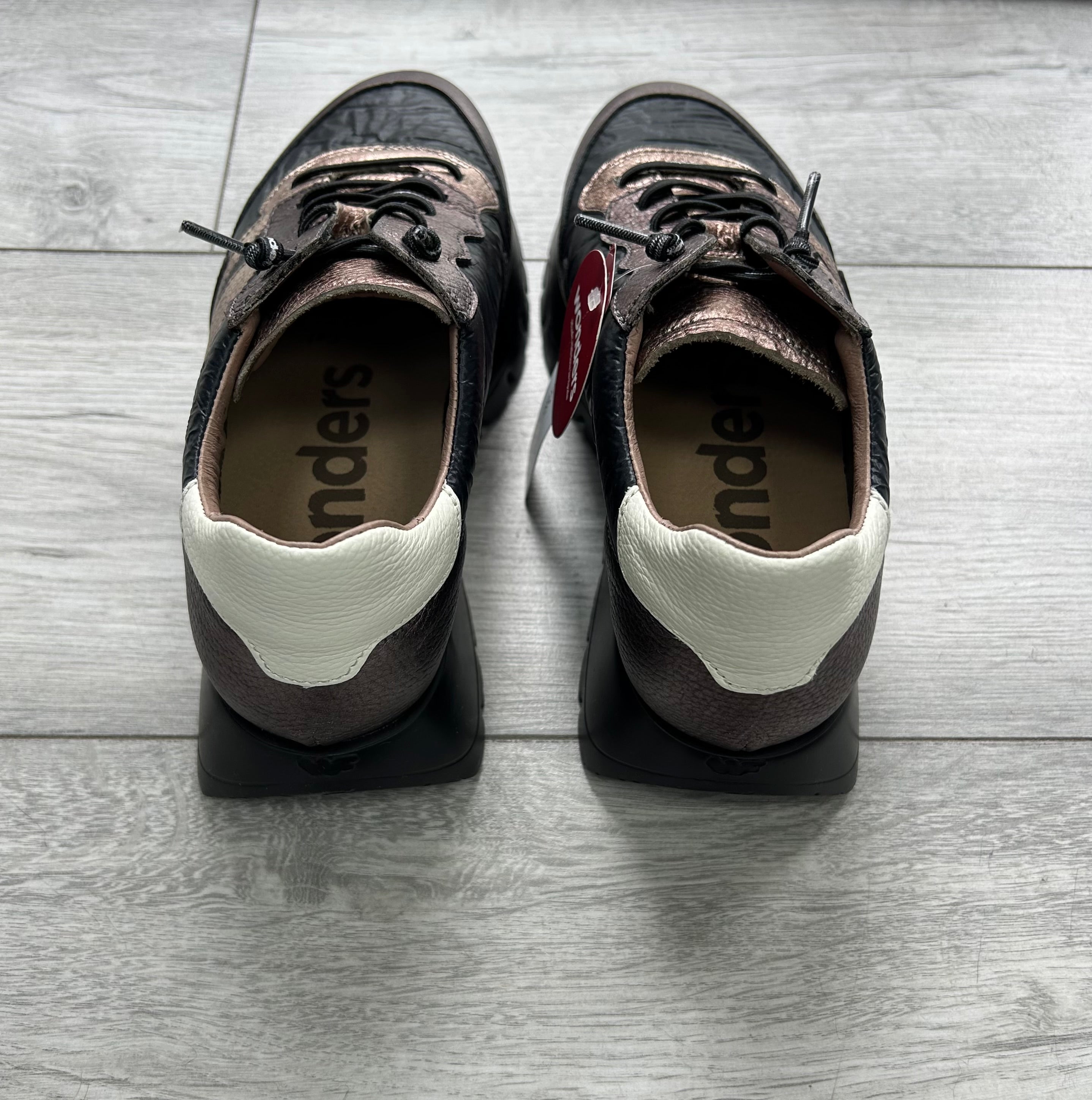 Elvin Plomo/Black Trainers - A-2491