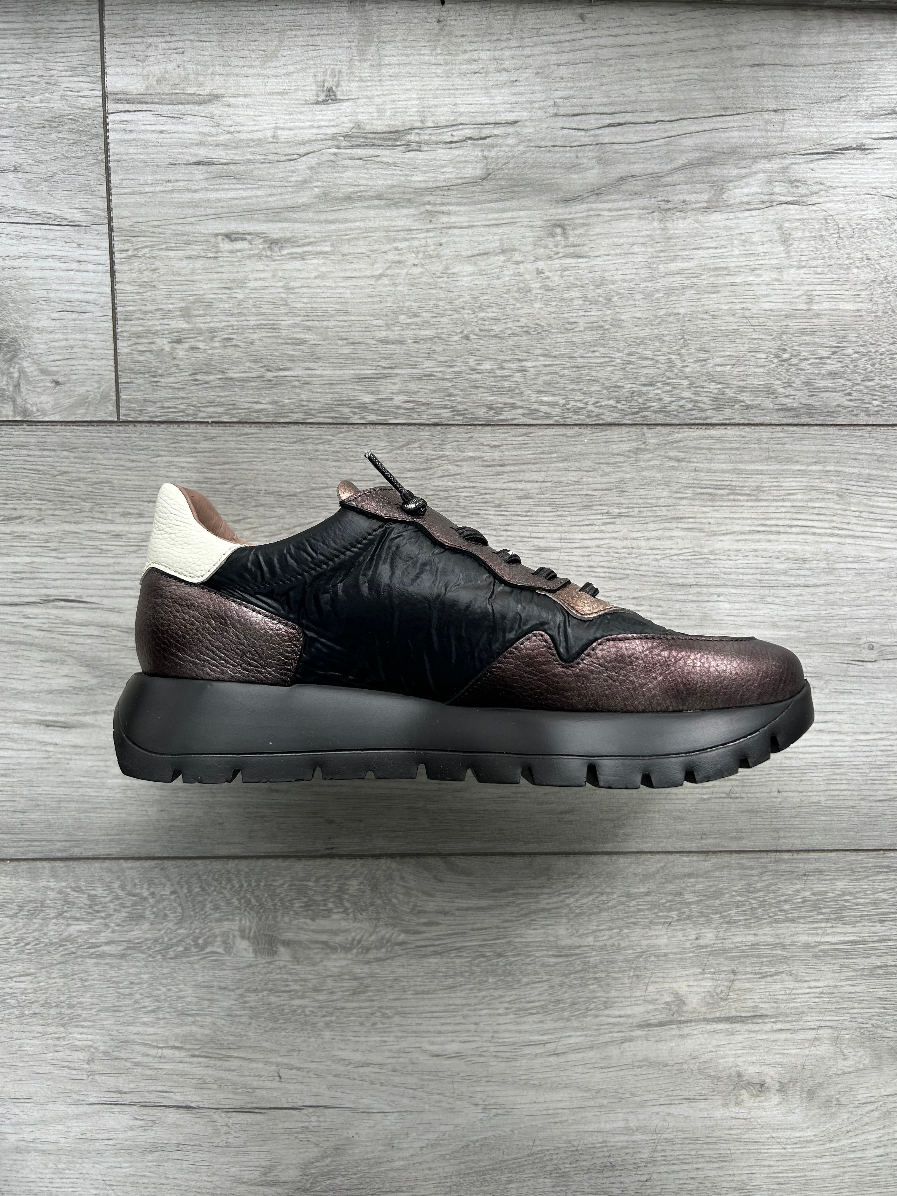 Elvin Plomo/Black Trainers - A-2491