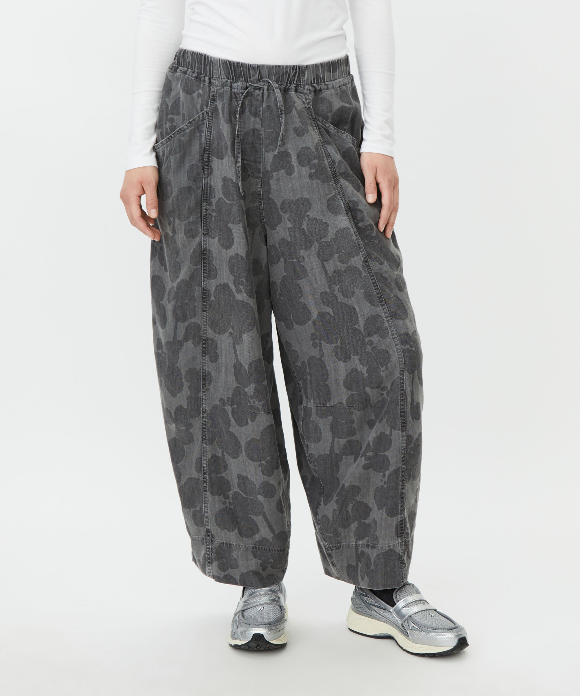 Phenyo Frost Grey Barrel Trousers - 1012947