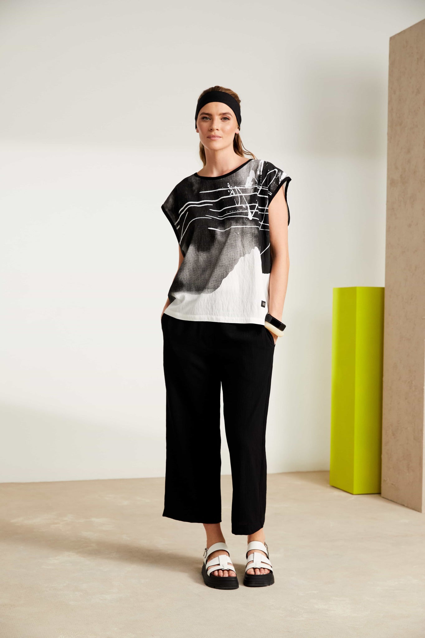 White & Black Sleeveless Top - NAS25205