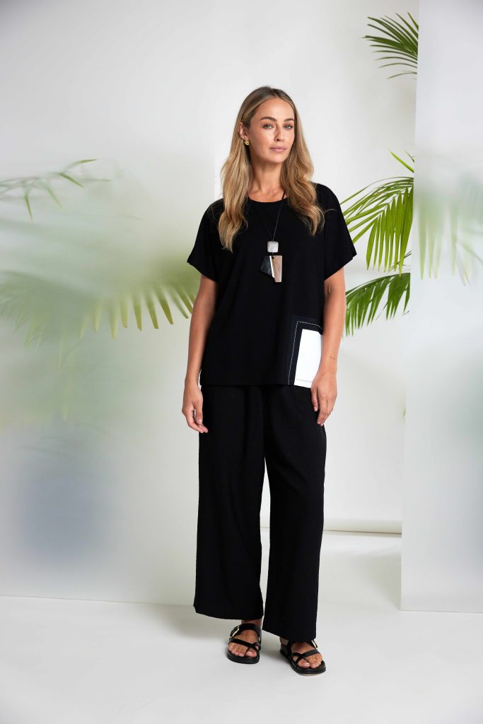 Black & White Contrast Pocket Top - NAS26188
