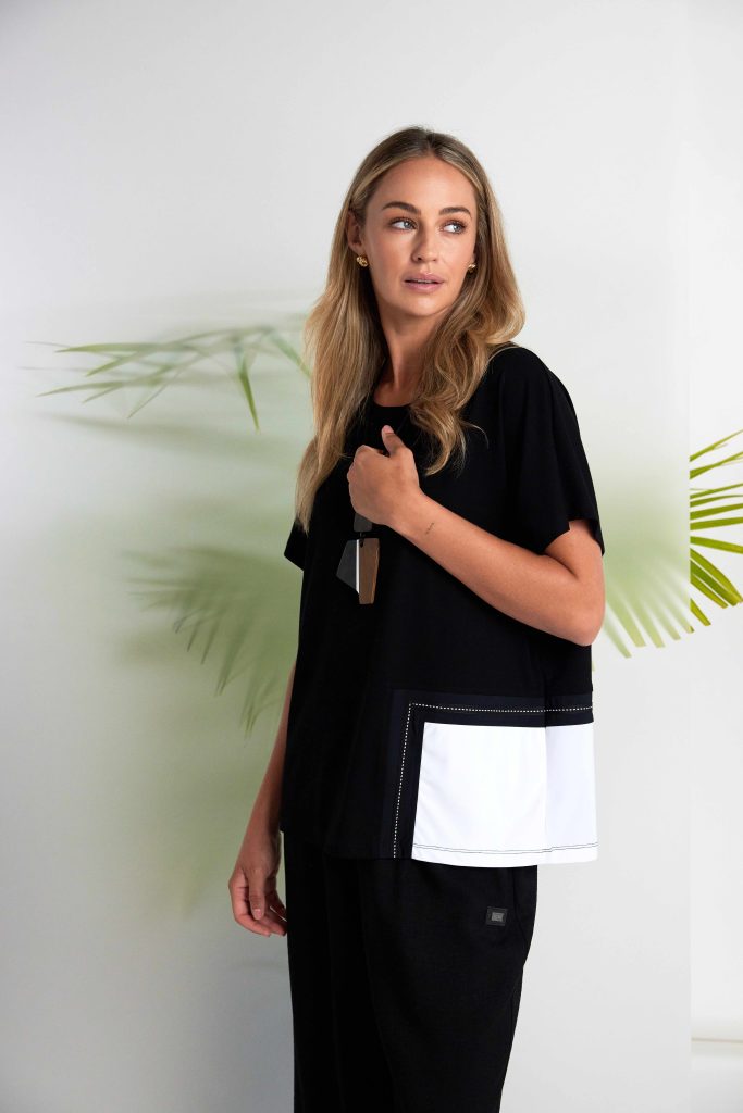 Black & White Contrast Pocket Top - NAS26188
