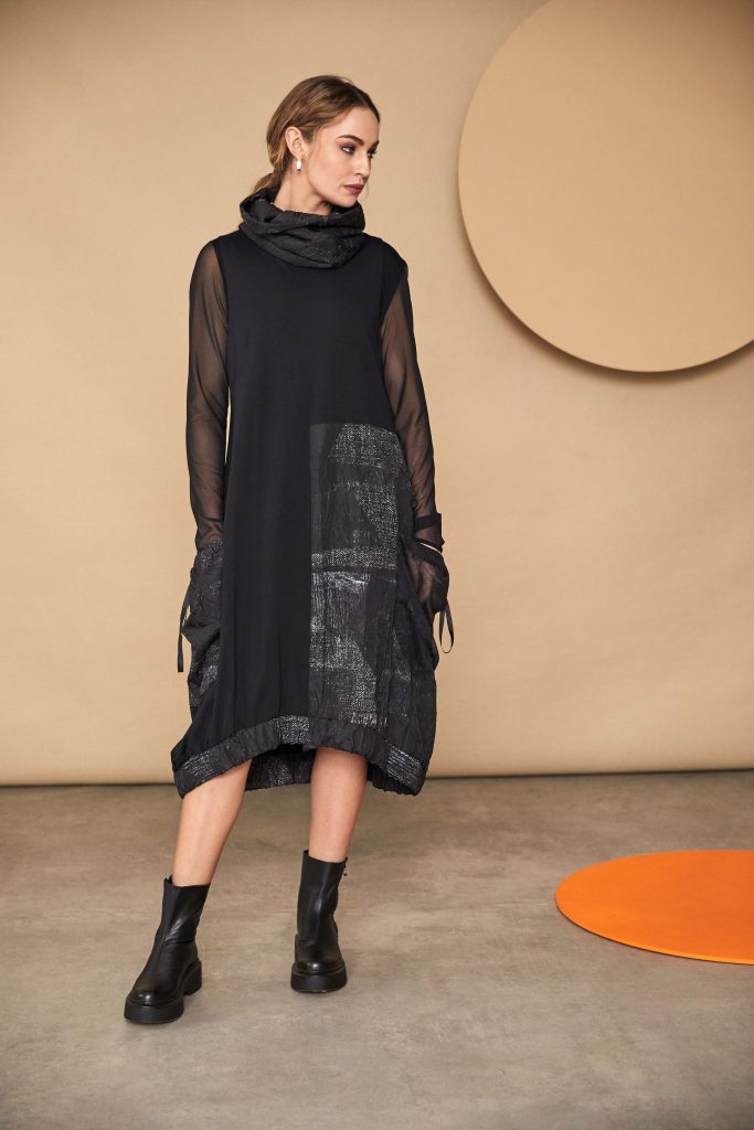 Black Print Snood - NAW24220