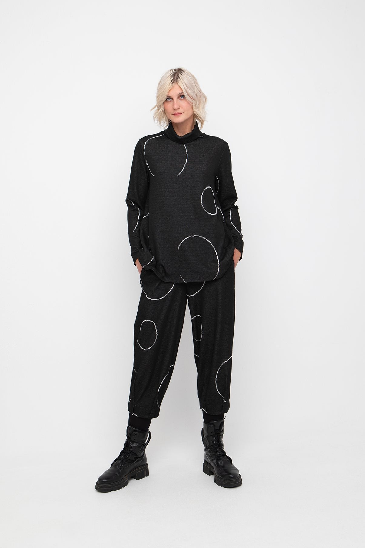 Black Circle Top - 7766028