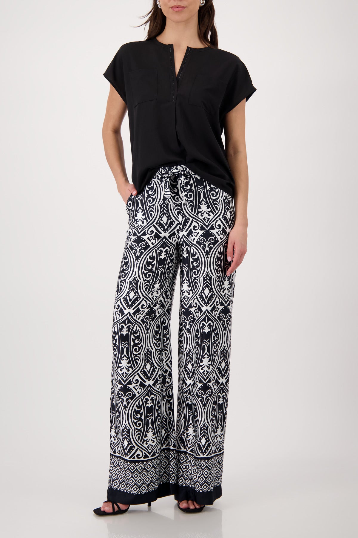 Black Patch Pocket Top - 410766