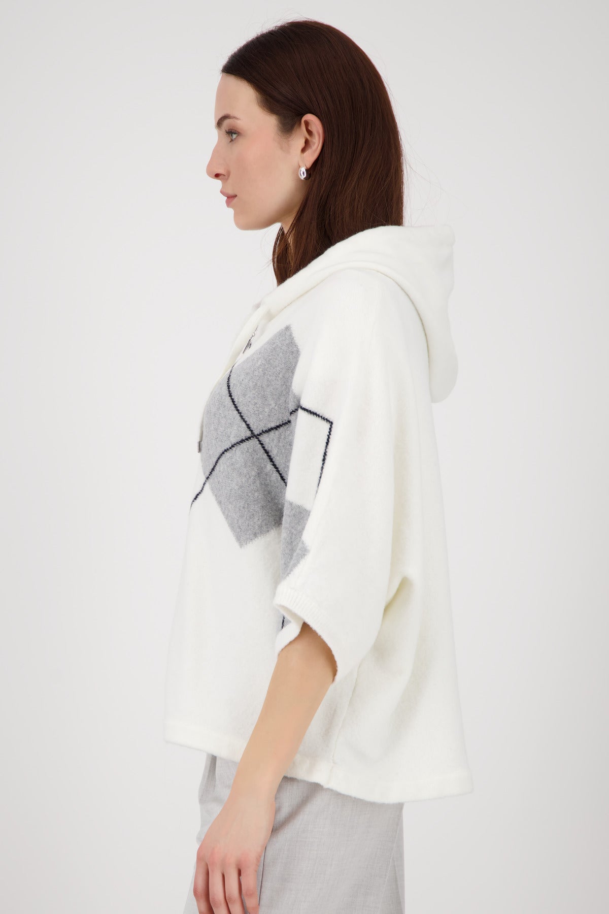 Off White Argyle Cardigan - 808916