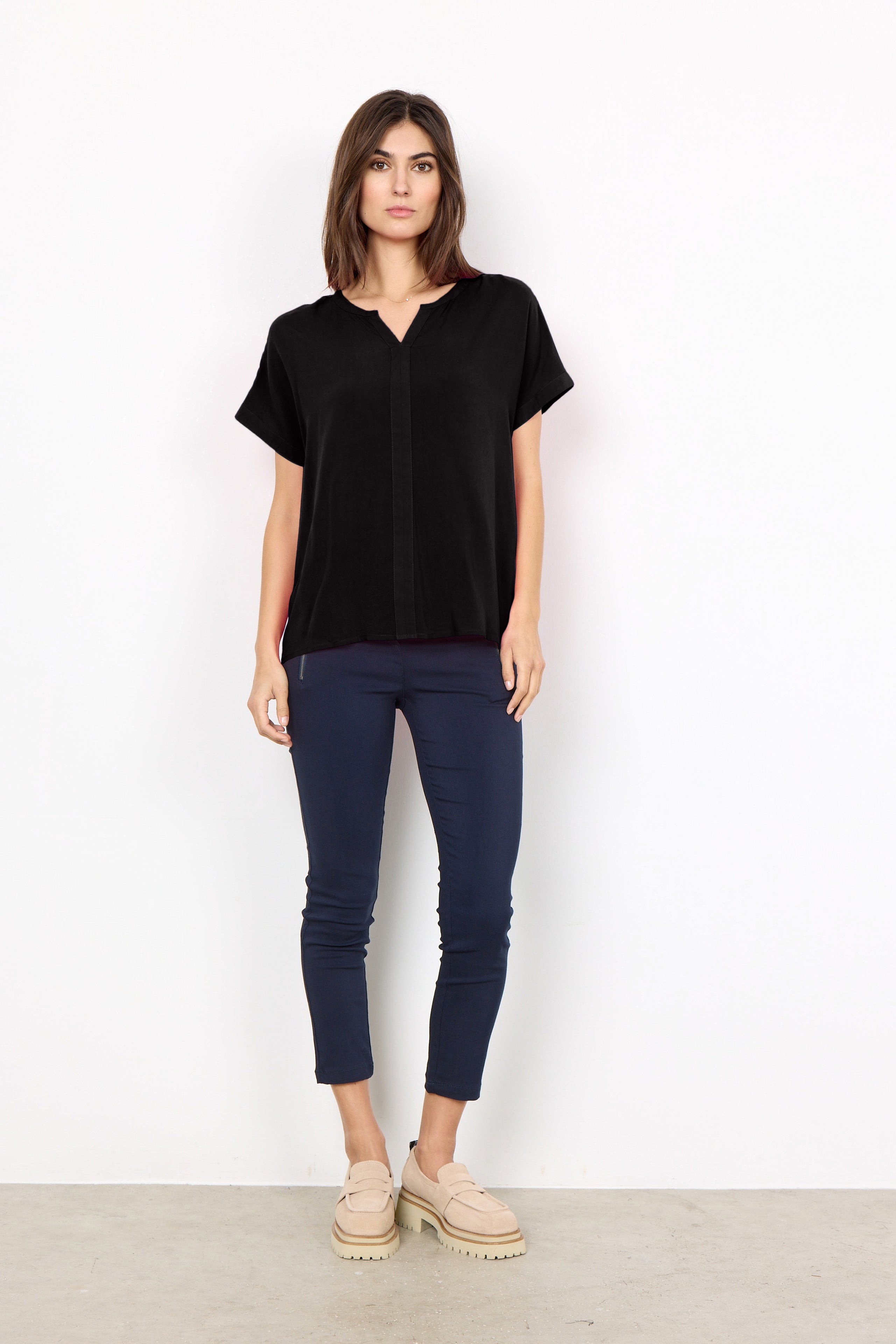 Radia 9 Black T-Shirt - 16828