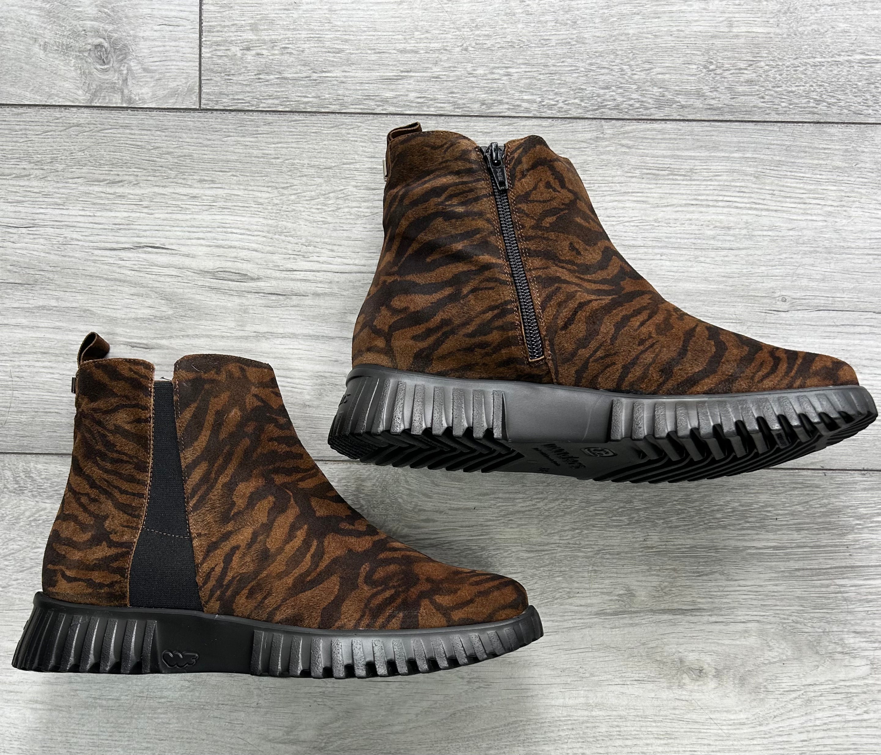 Zebra Tabacco Boots - A-4404