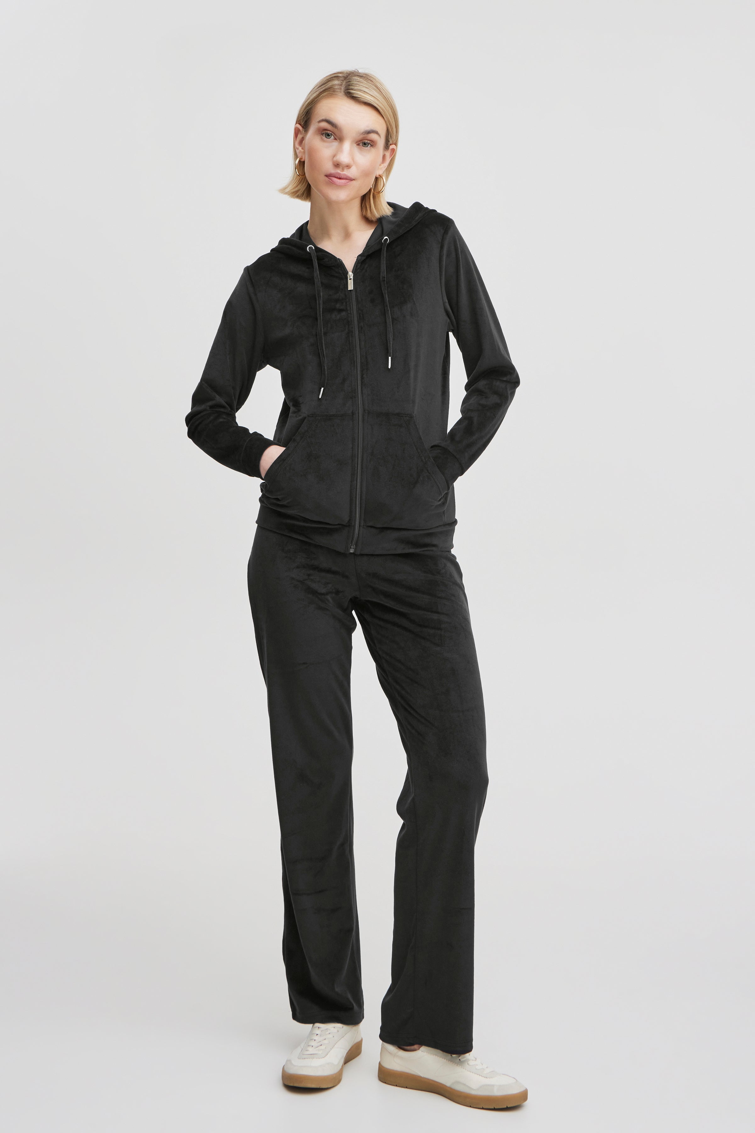 Mitza Black Tracksuit - 20810786