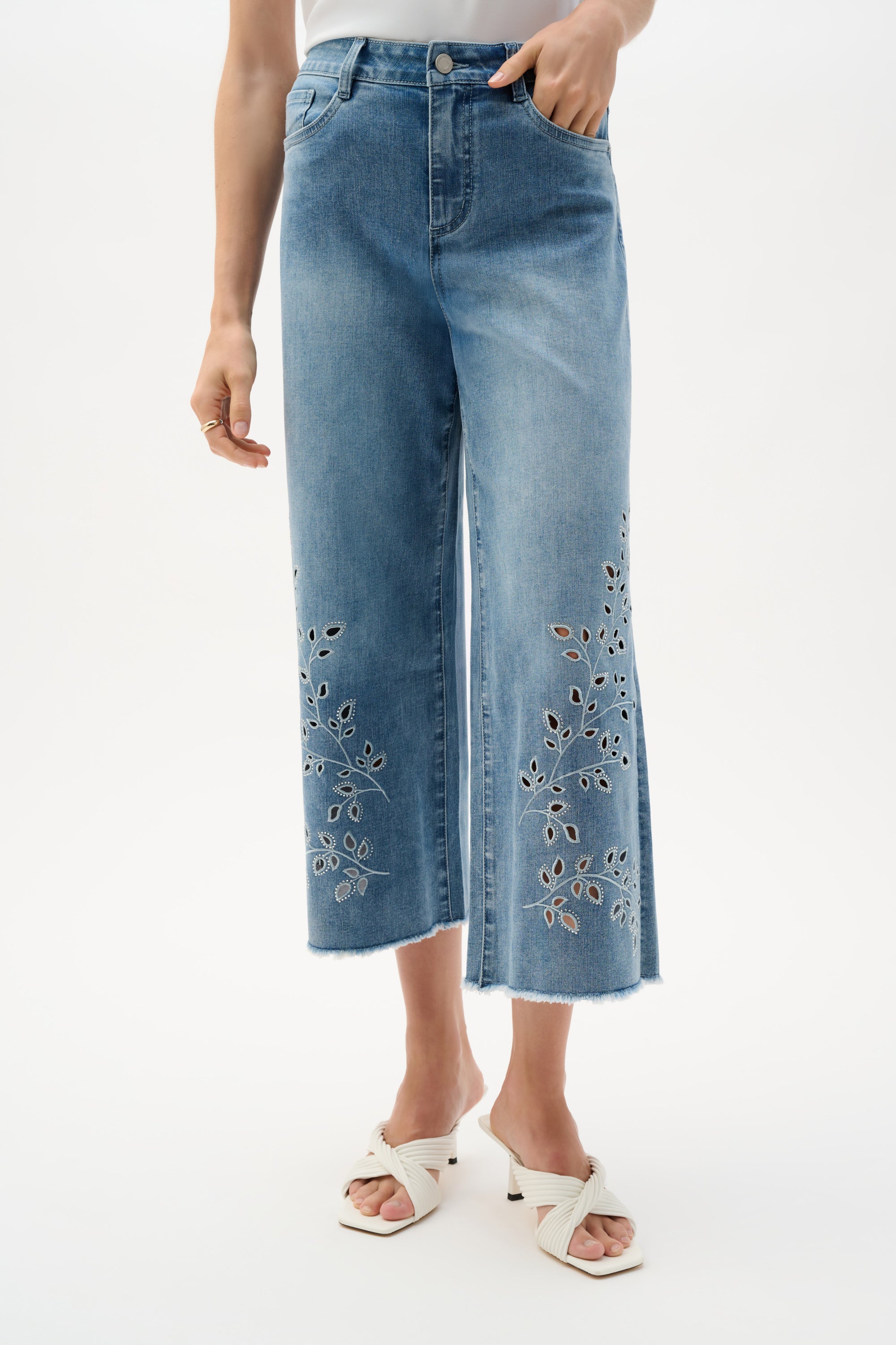 Light Blue Cropped Jeans - 262915