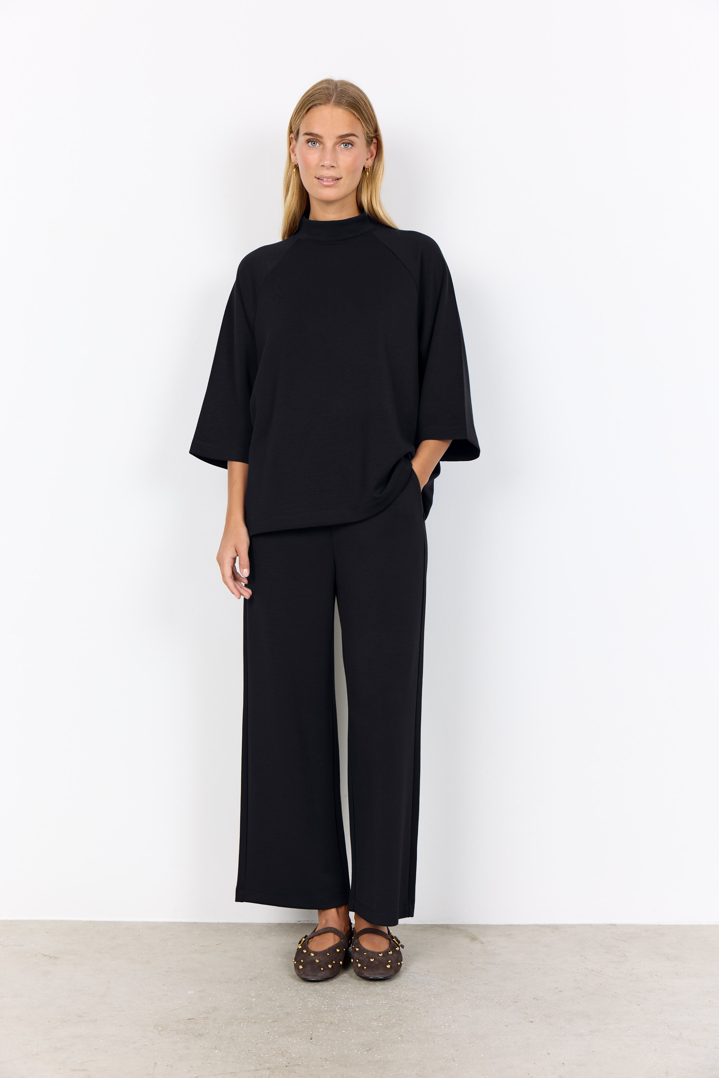 Banu 261 Black Top - 27271