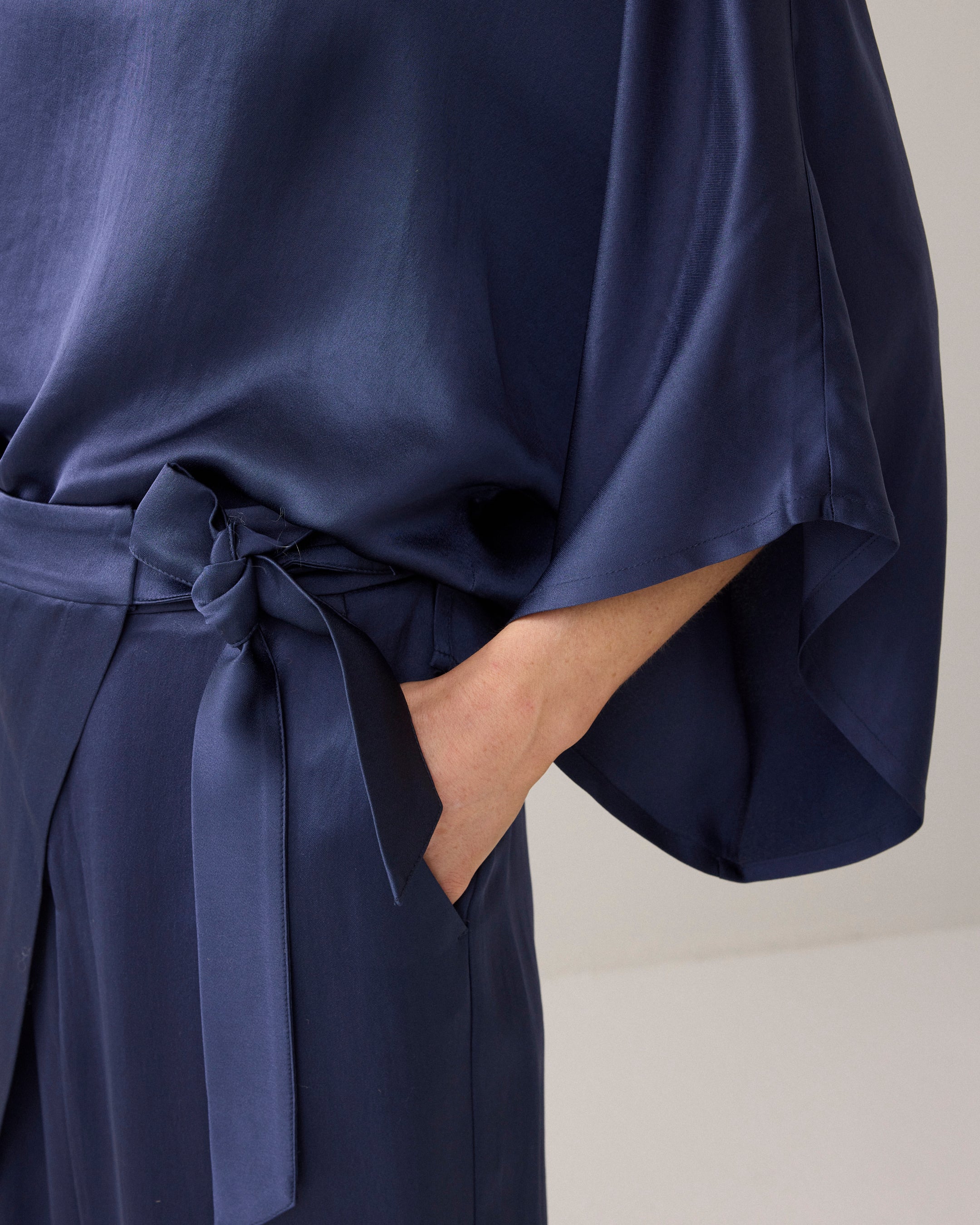 Navy Noir Silky Top - 2S3402