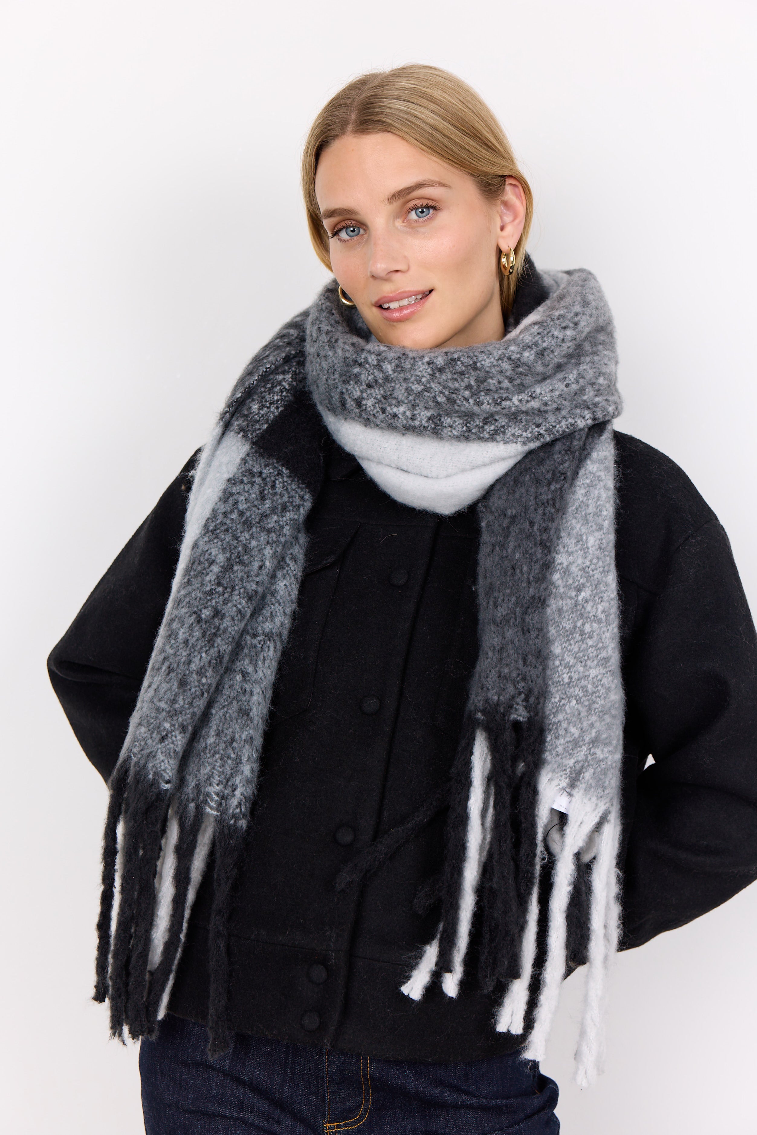 France 1 Black Scarf - 51307