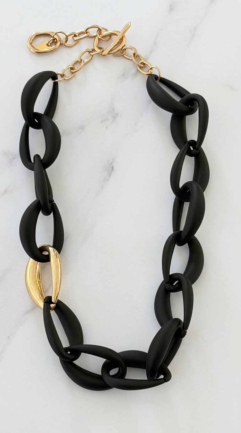 Black & Gold Resin Necklace - 593