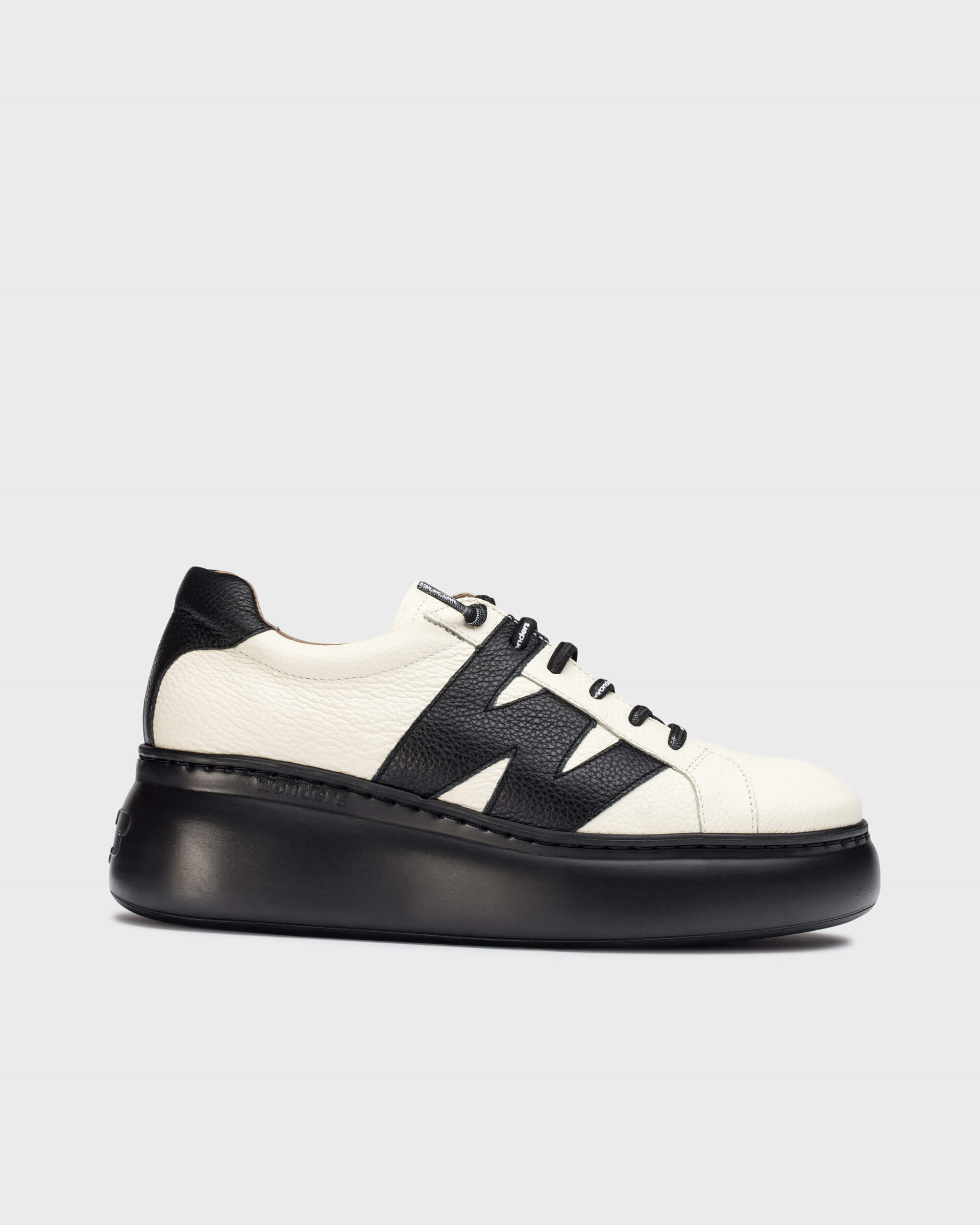 Black & Milk Trainers - A-2660