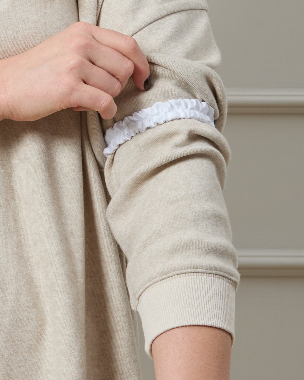 Belinda White Sleeve Garter