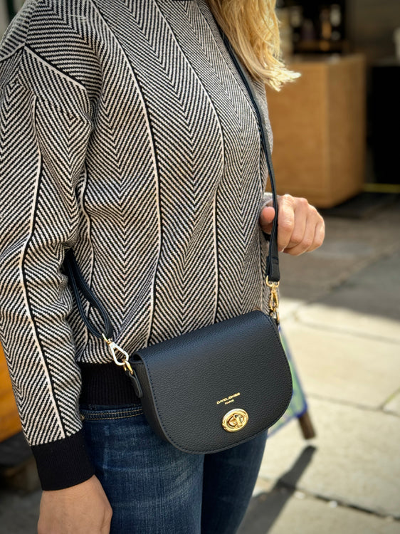 Black Compact Shoulder Bag - NVCM7021