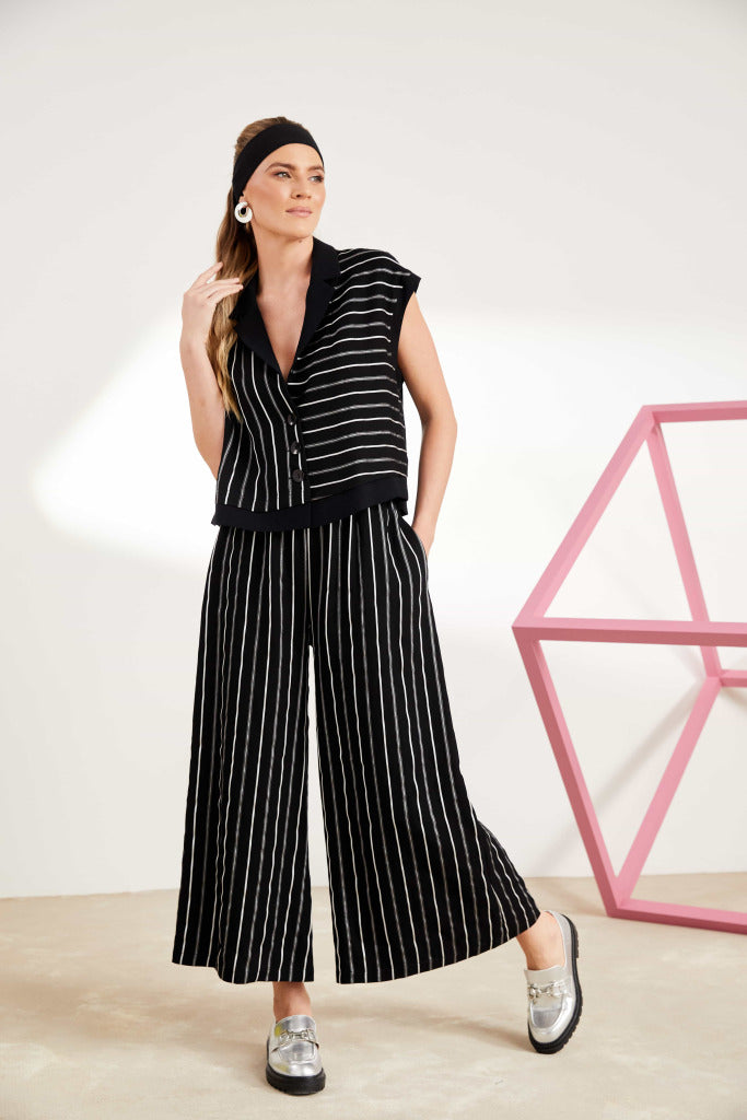 Black & White Stripe Crop Trousers - NAS25282