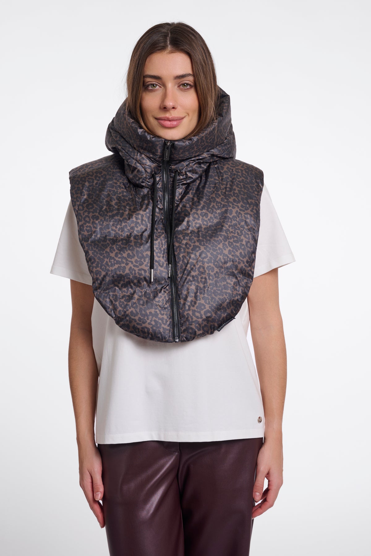 Tabita Leopard Padded Hood Bib - 7002612