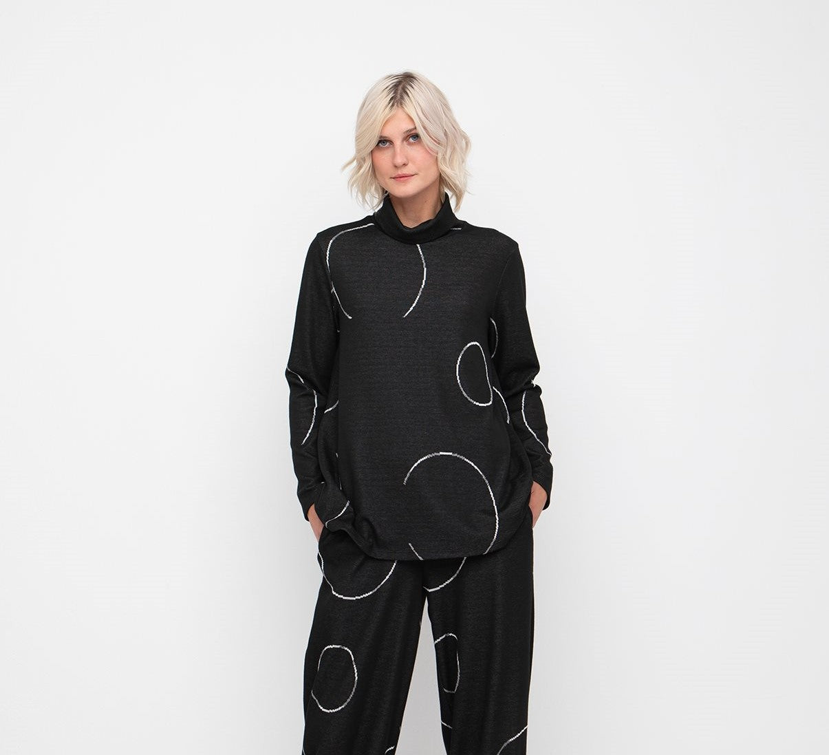 Black Circle Top - 7766028
