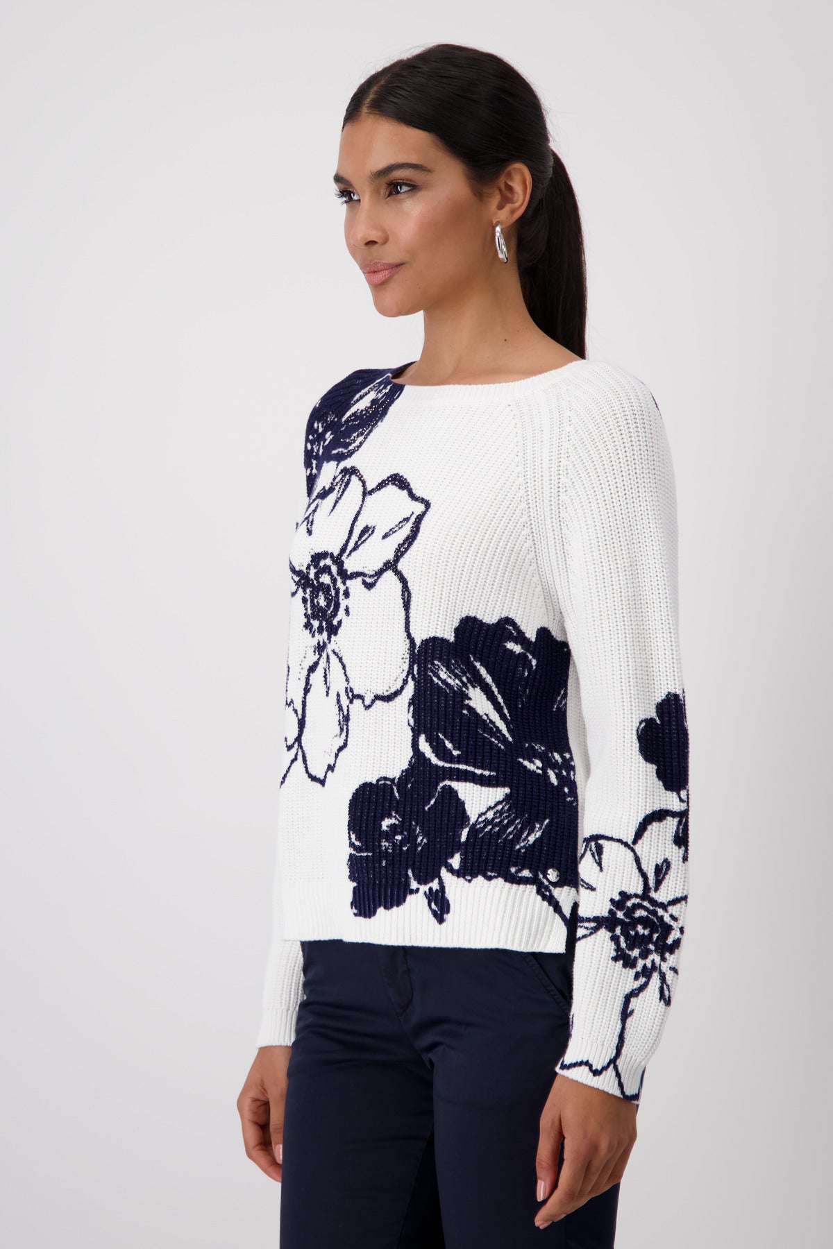 Off White Floral Print Sweater - 409475