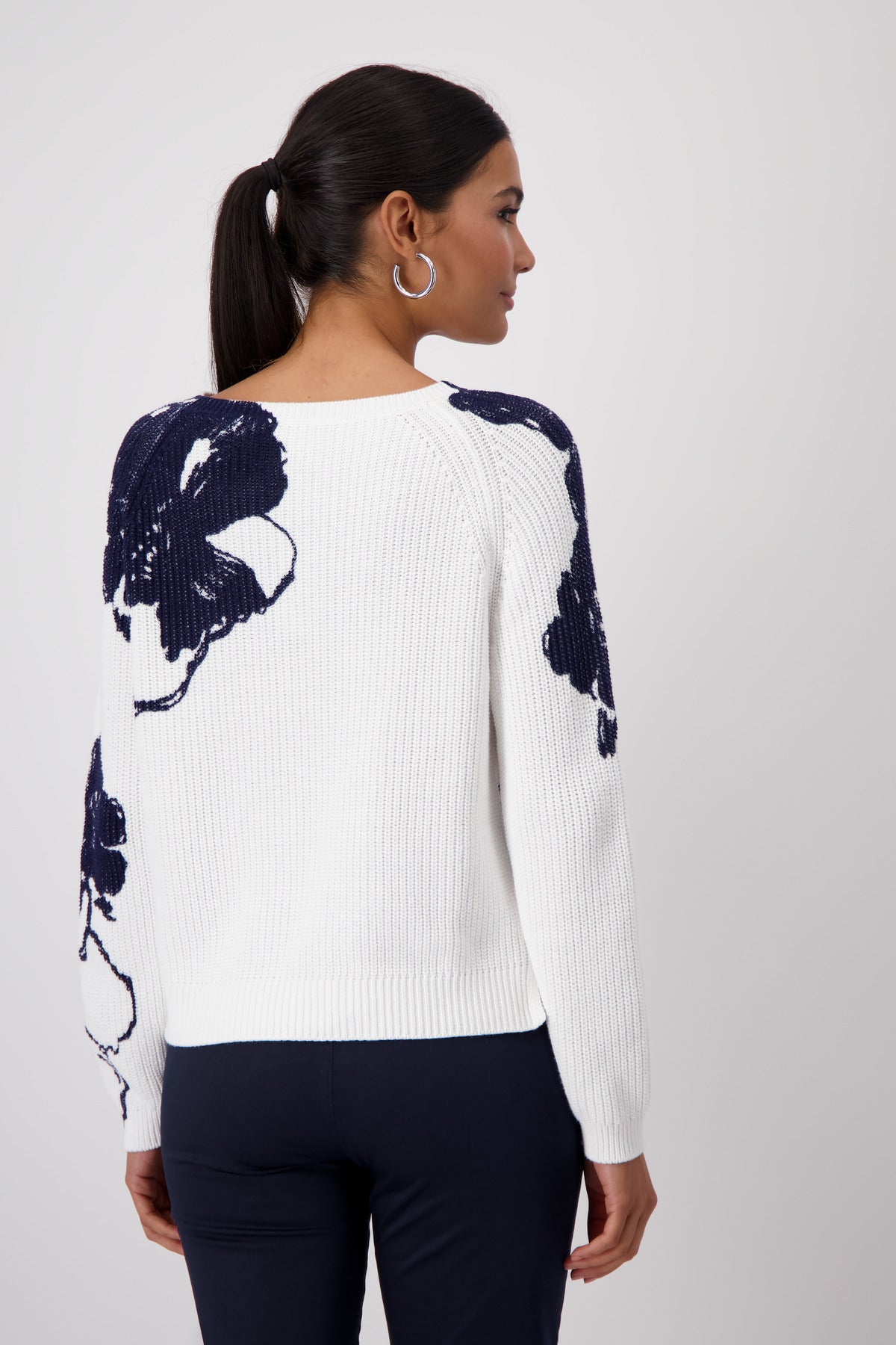 Off White Floral Print Sweater - 409475