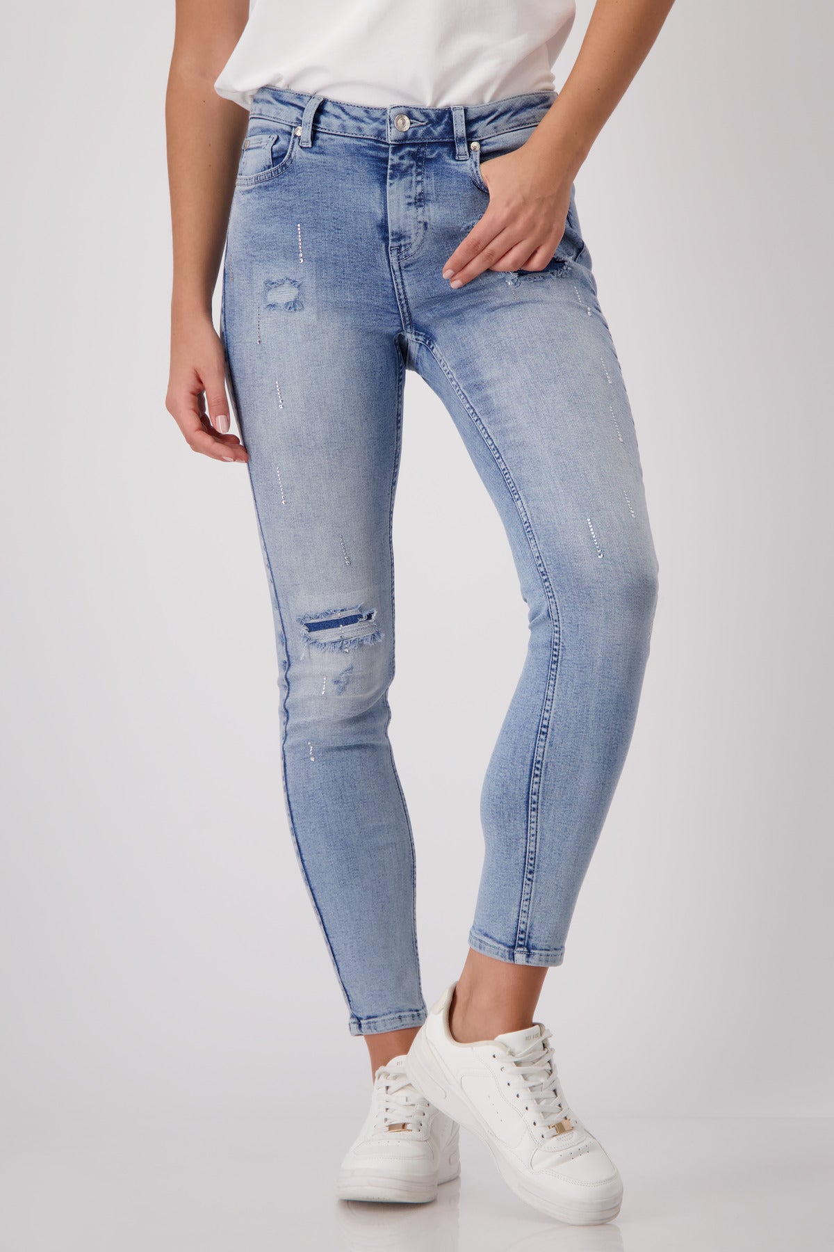 Blue Embellished Jeans - 409488