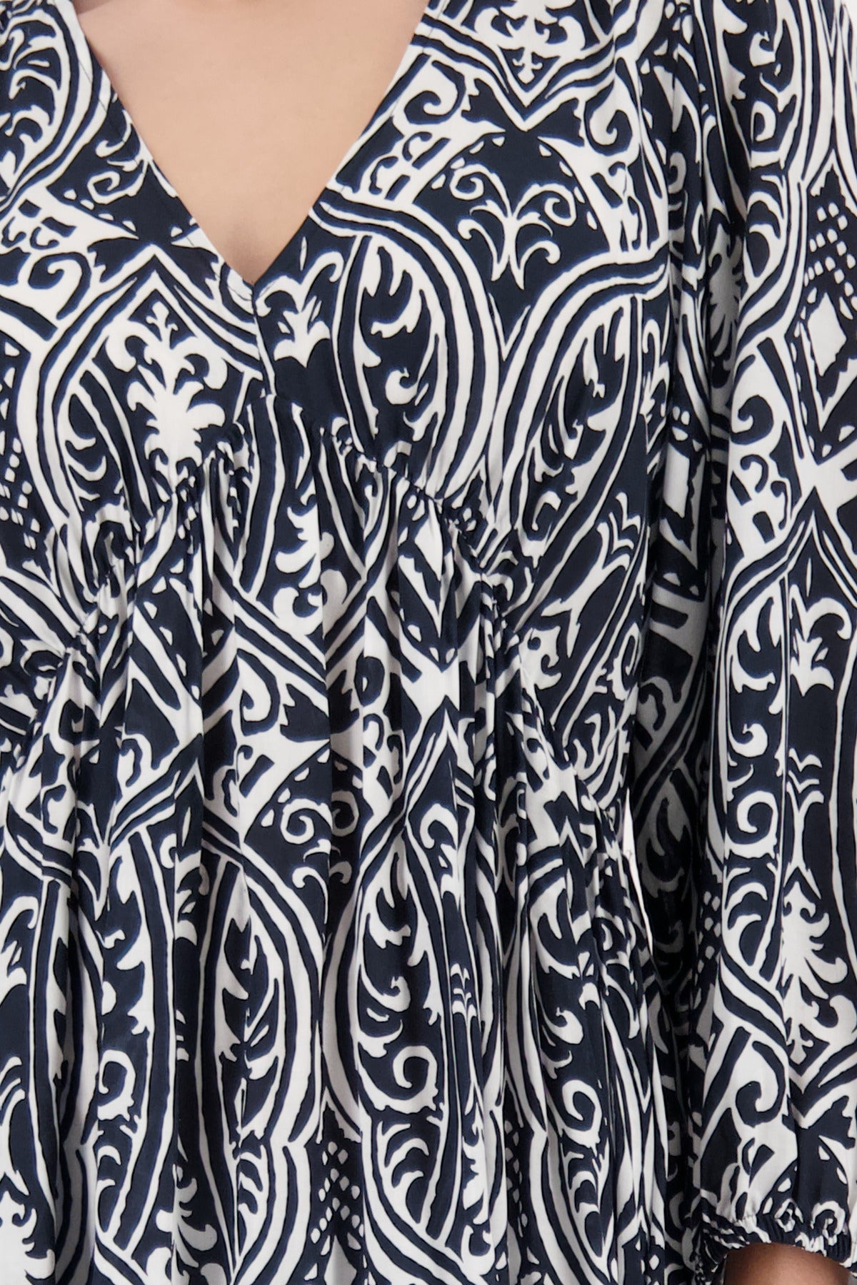 Black Print V Neck Dress - 410588
