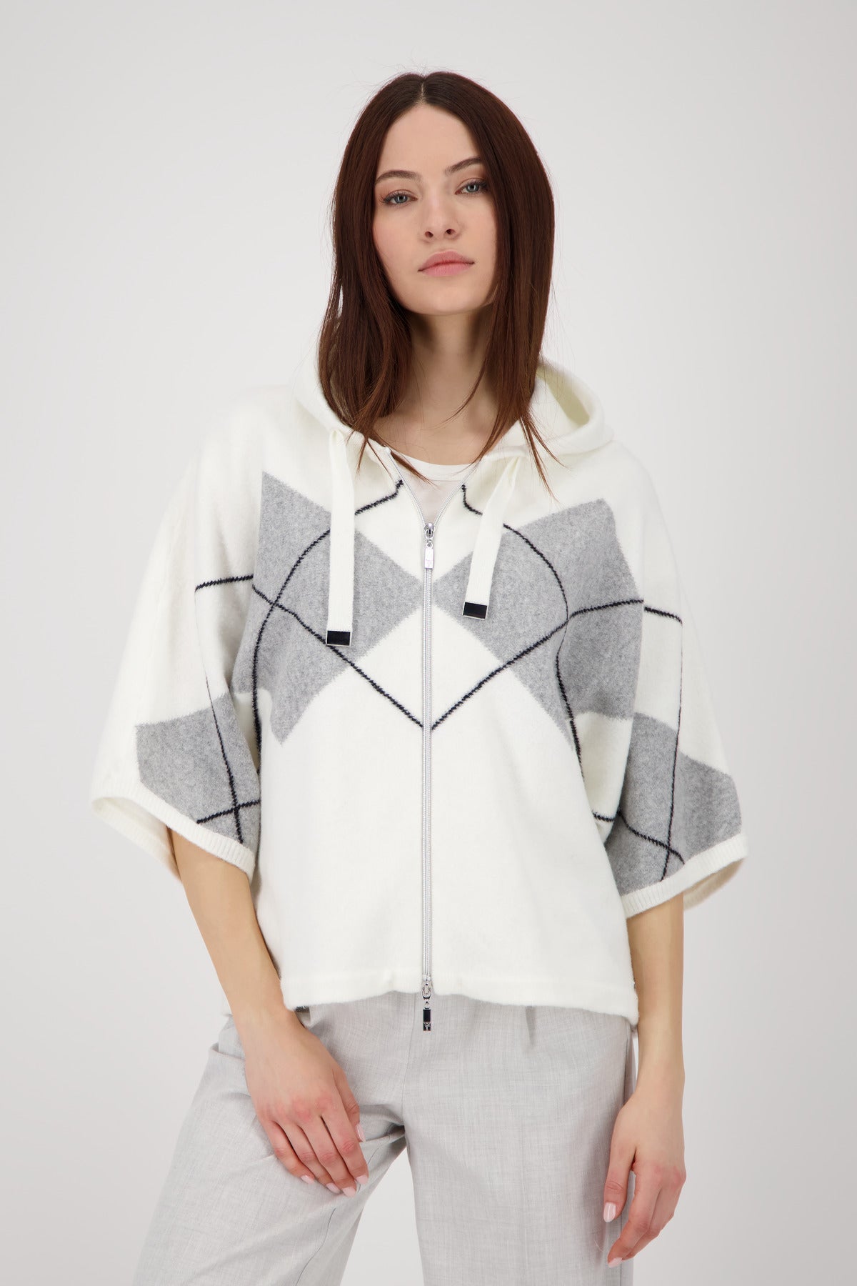 Off White Argyle Cardigan - 808916